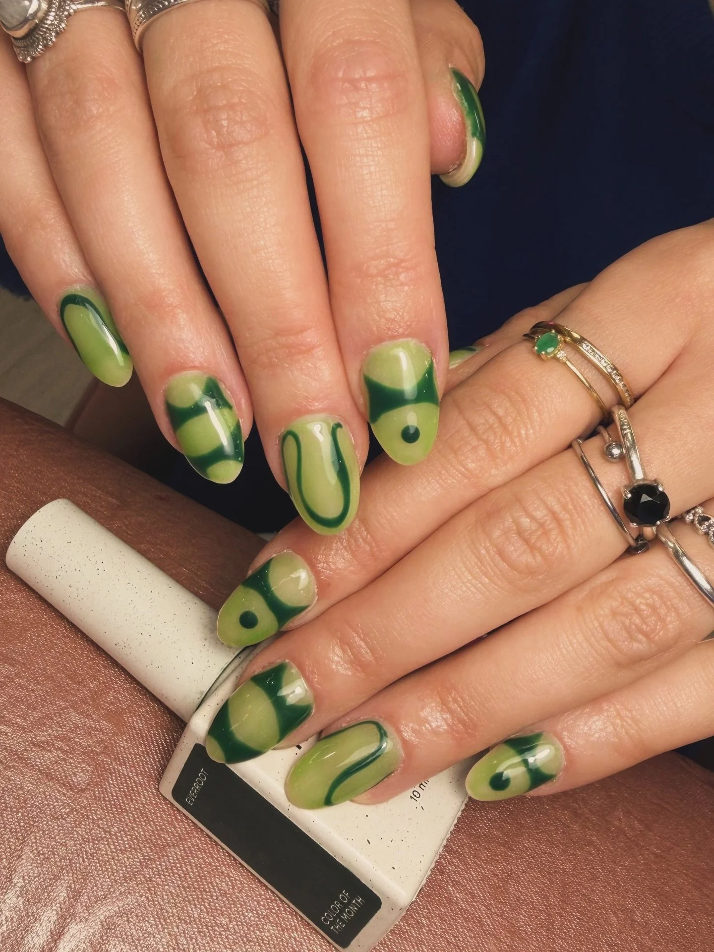 💋Para las amantes del verde 🍏🫑, cuando el d&iacute;a tiene esos momentos de felicidad cuando sale el sol pero, sabes que va a llover 🤣🤣🤣, esta es la combinaci&oacute;n perfecta de verdes😘