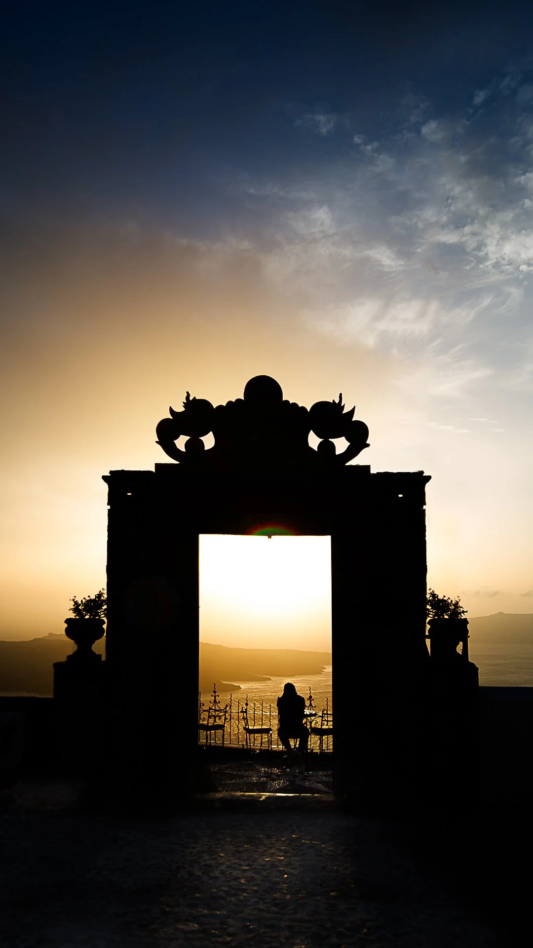 unique-sillhouette-photograph-from-Santorini-Greece.jpg