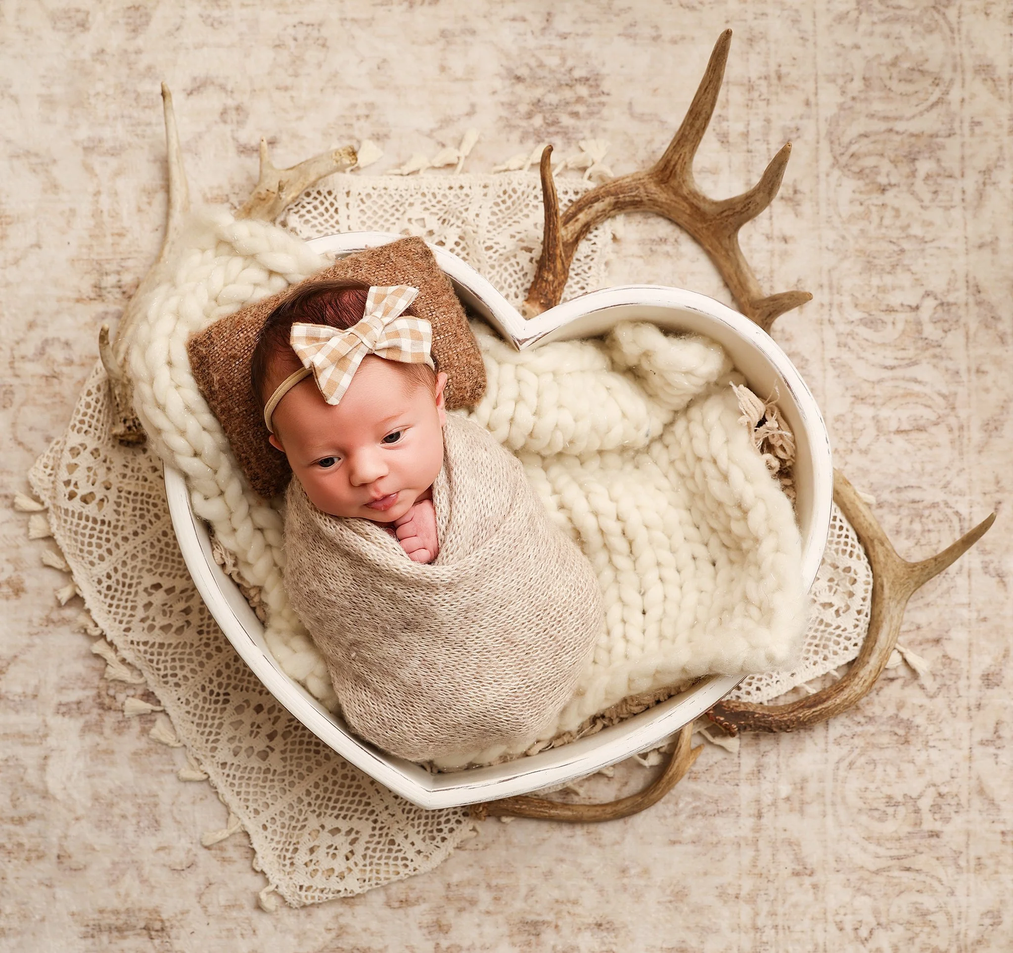  newborn photographer near me photographers near me newborn photography Rochester NY Rochester NY newborn photographer Finger Lakes newborn photography Fingerlakes photography newborn photography near Rochester NY baby photographer Rochester NY best 