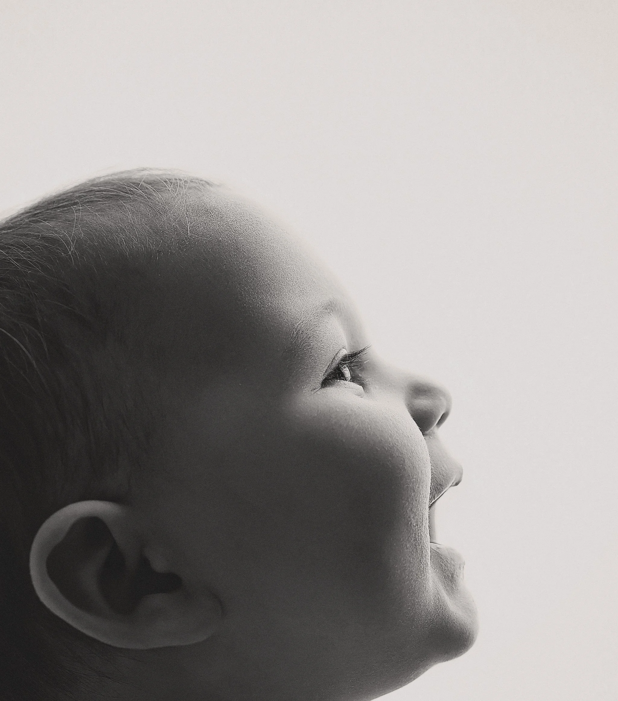 Newborn baby milestone family photography near me first birthday cake smash photo session 6 month milestone grow with me first birthday package babys first year photoshoots webster rochester hilton greece fairport pittsford family photographers 