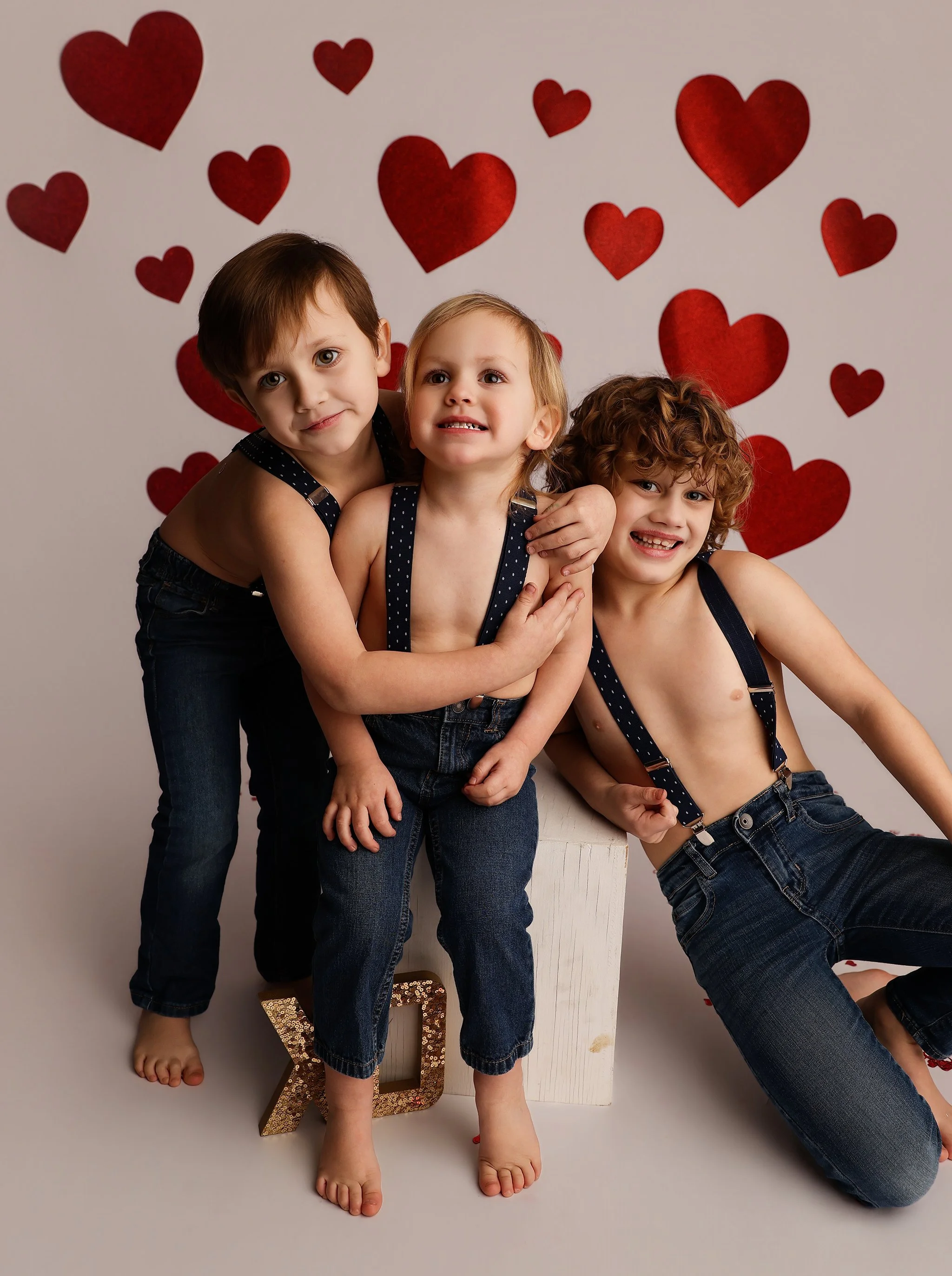 Newborn baby milestone family photography near me first birthday cake smash photo session 6 month milestone grow with me first birthday package babys first year photoshoots webster rochester hilton greece fairport pittsford family photographers 