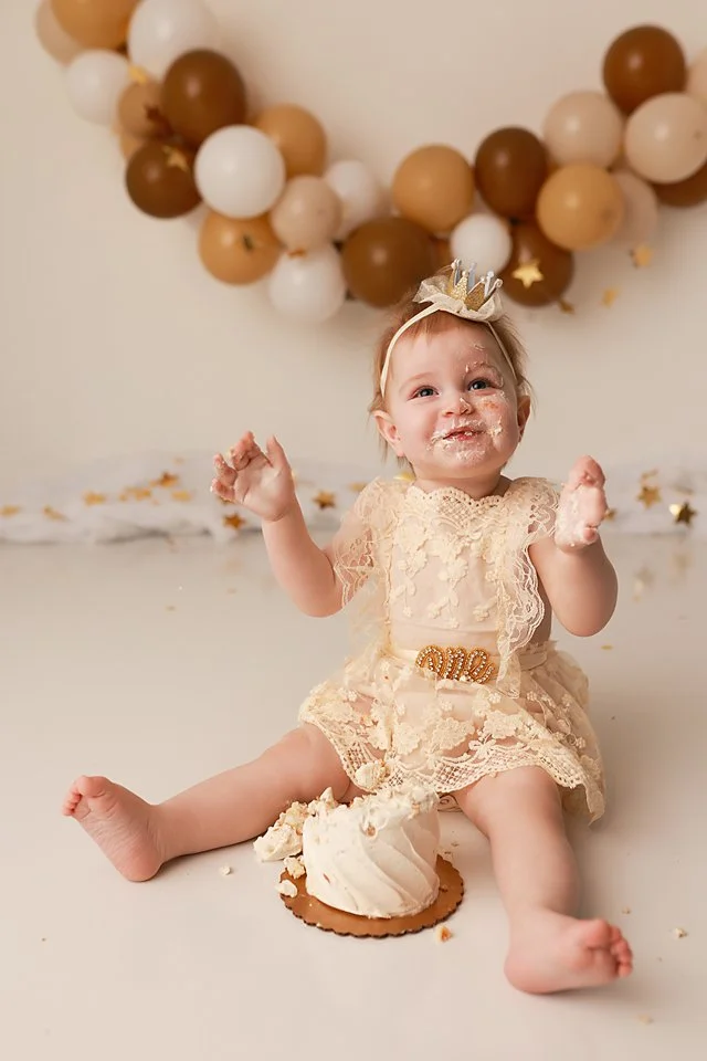 Rochester newyork ny baby photographer best photographers in rochester baby photographers near me photo session infant baby child family pictures near me cake smash first birthday milestone 6 months family photographers 