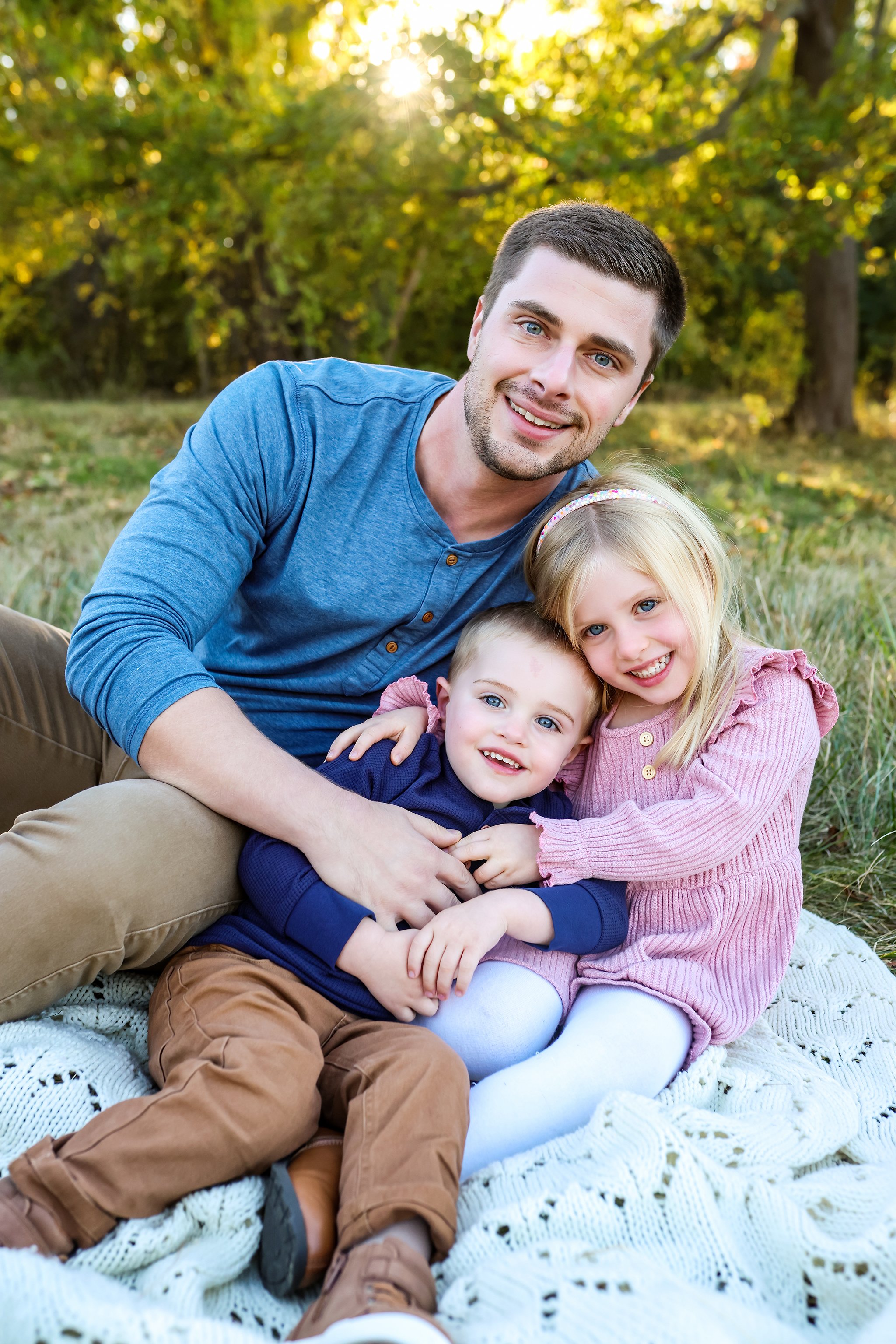 family newborn first birthday photos rochester new york ny near me webster ontario penfield pictures best family baby photographers local 