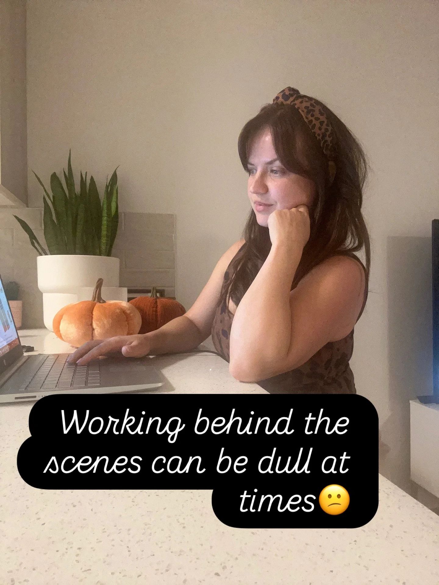 Working behind the scenes can be dull at times but that only reminds me of how grateful and thankful I am of all my clients, all the fun chats we have and of course the work i do for a living ☺️

#wax #waxinglife #edmontonsmallbusiness