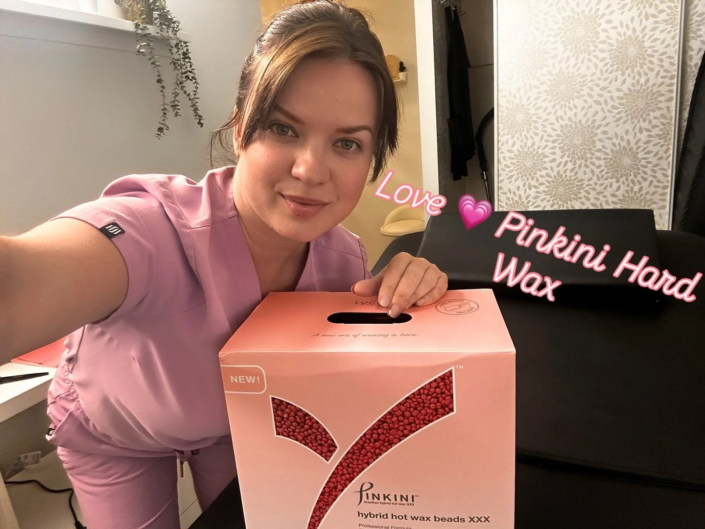 Received my order of my favourite hard wax 

#wax #ilovewaxing #edmontonsmallbusiness #edmonton #waxingalberta