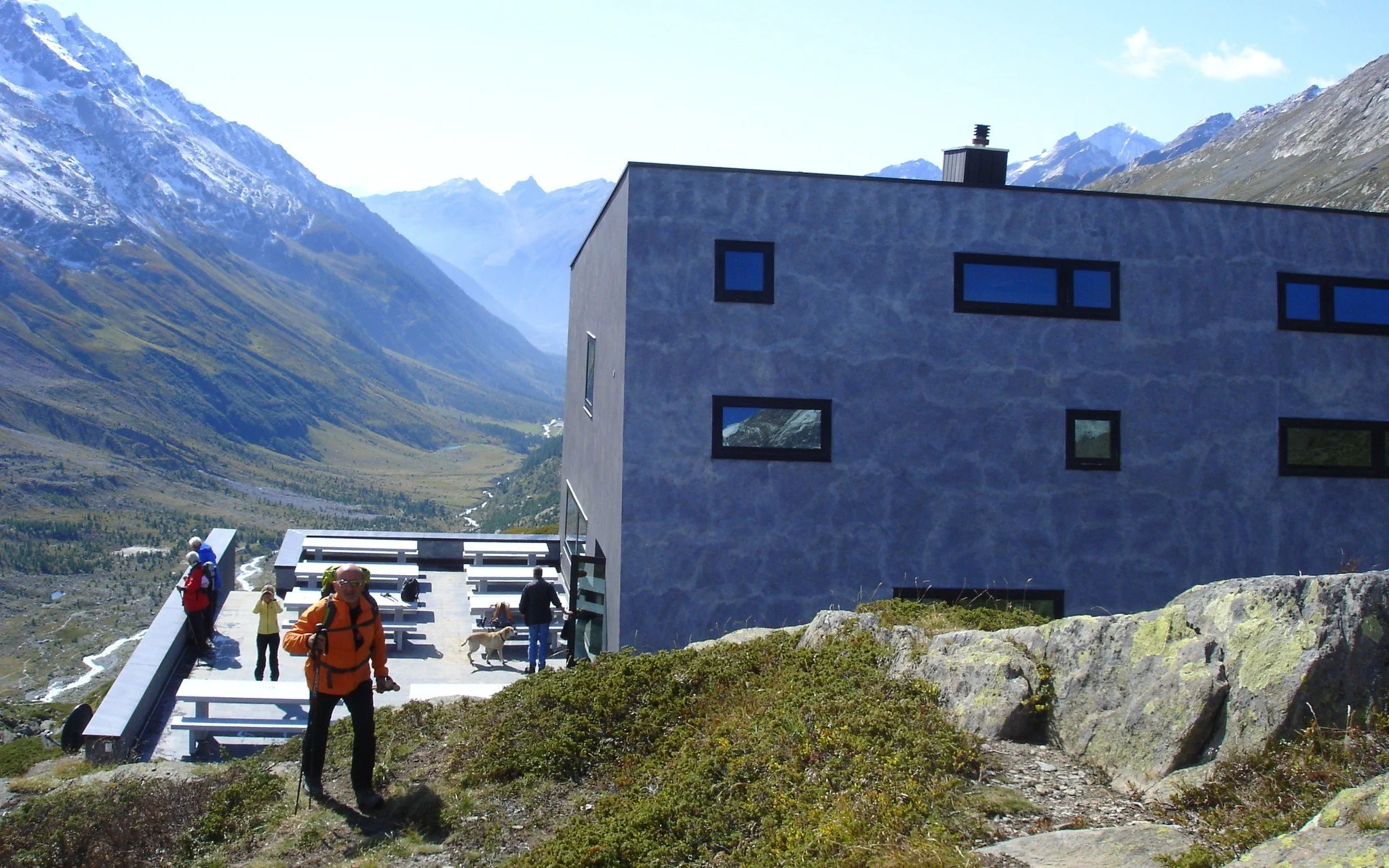 Anenhütte Peter Tscherrig – Alpine Hut Guide