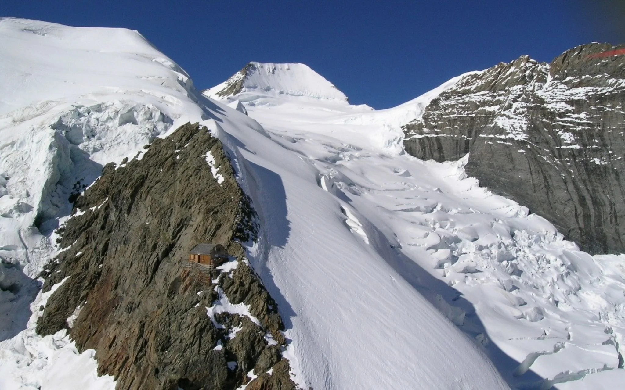 Berglihütte SAC – High-Alpine Hut Guide
