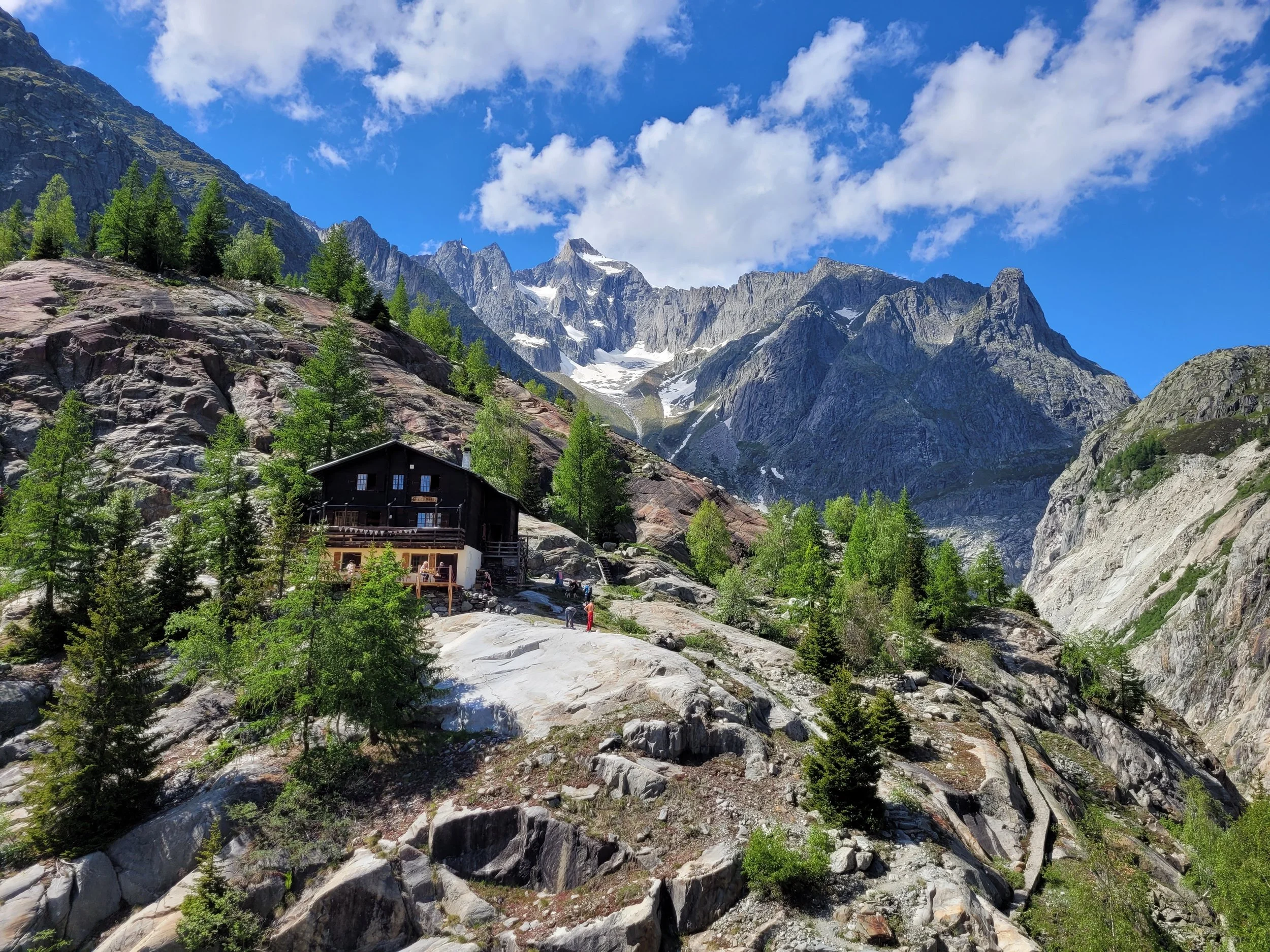 Burghütte SAC – Alpine Hut Guide