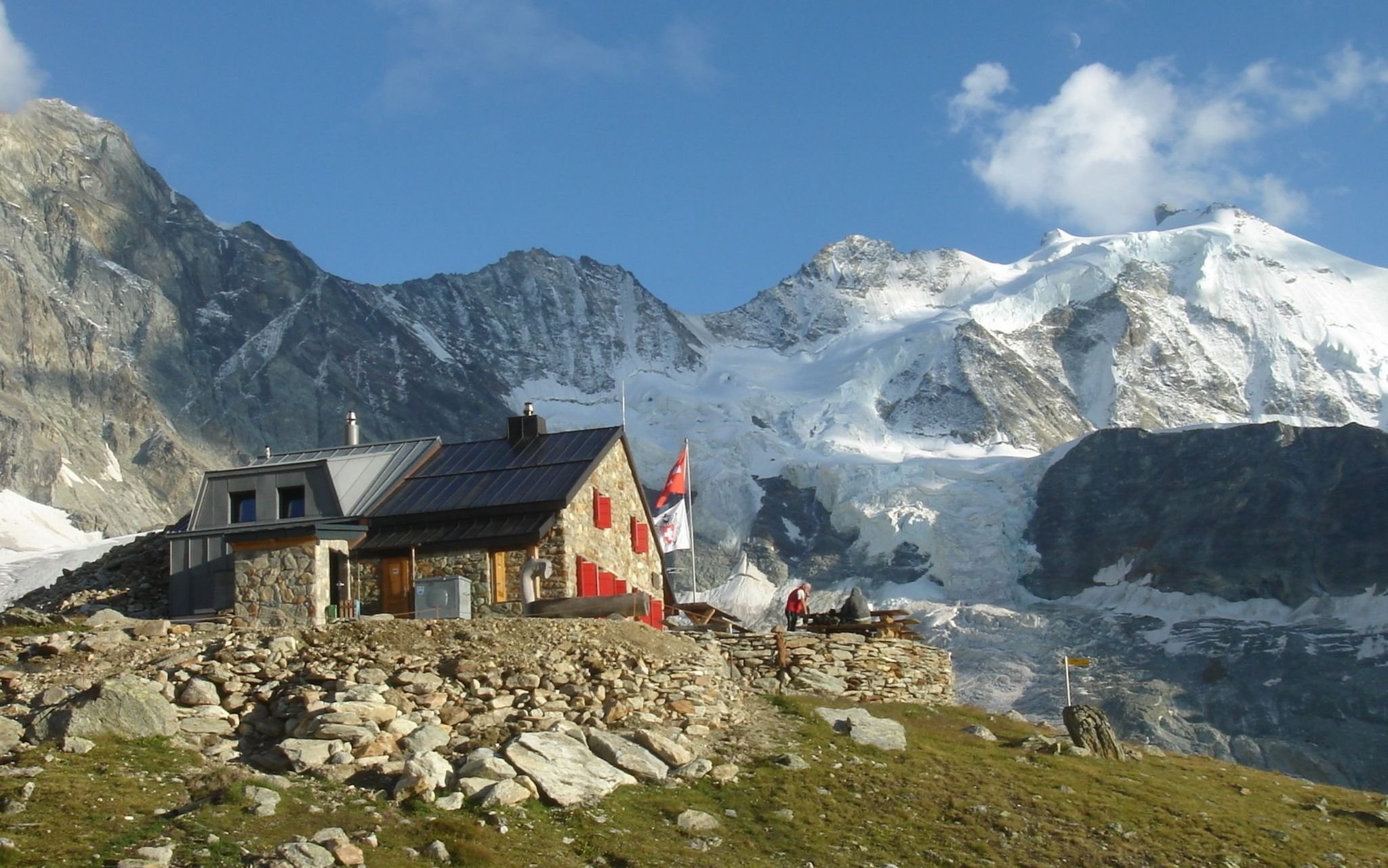 Cabane Arpitettaz CAS – Alpine Hut Guide