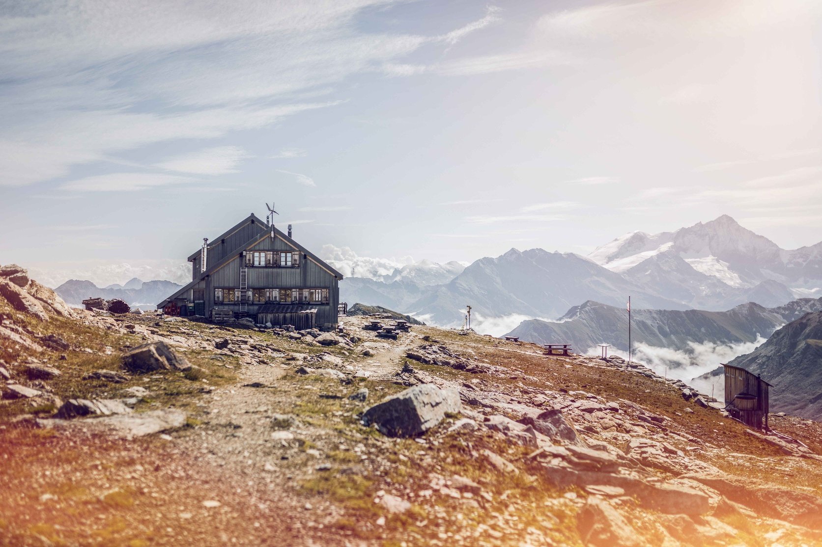 Cabane des Becs de Bosson CAS – Alpine Hut &amp; Summit Base Guide