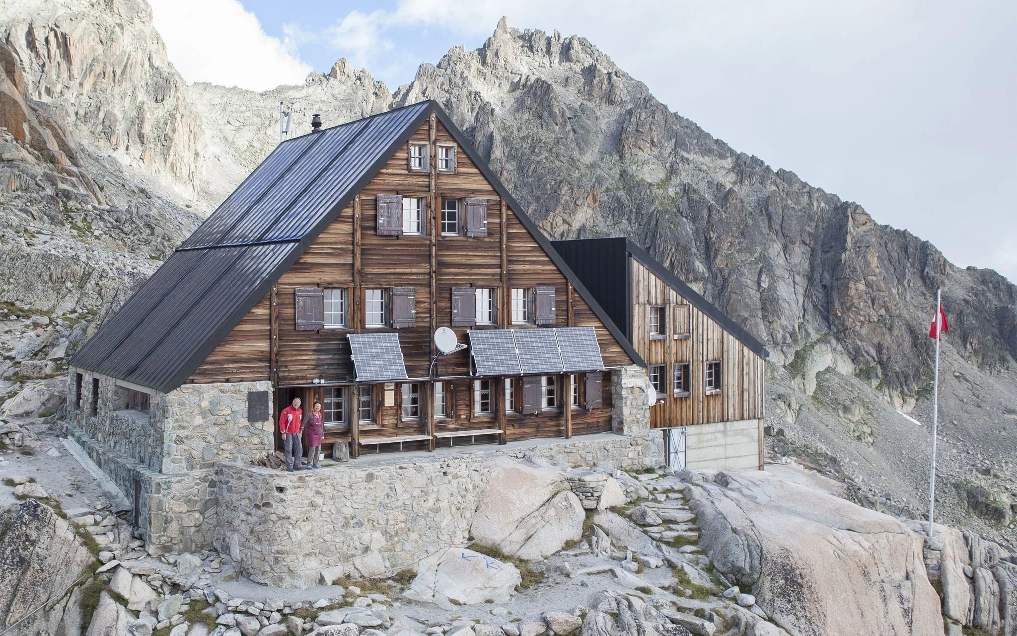 Cabane d'Orny CAS – High-Alpine Hut &amp; Glacier Base Guide