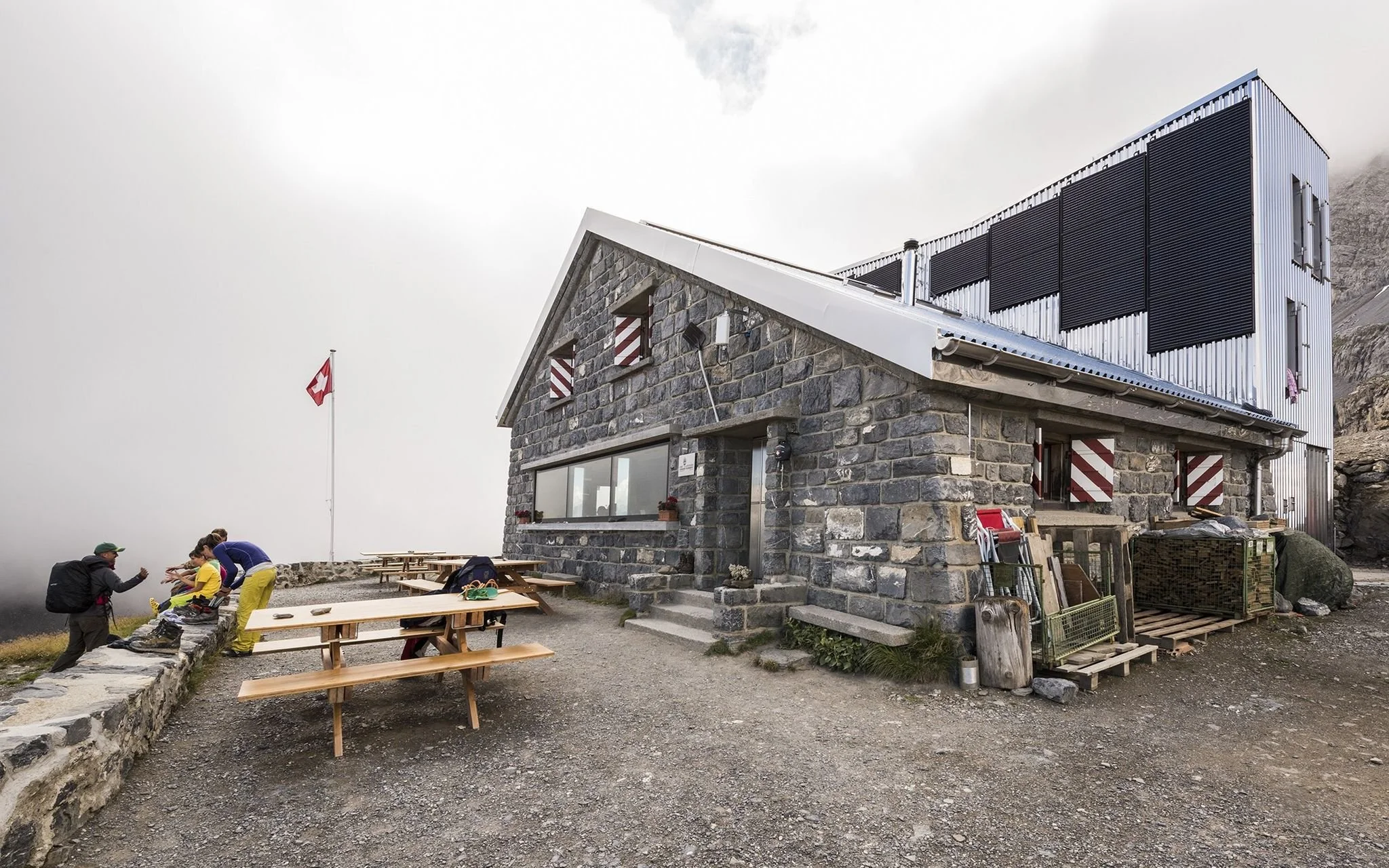 Cabane Rambert CAS – High-Alpine Hut &amp; Summit Base Guide