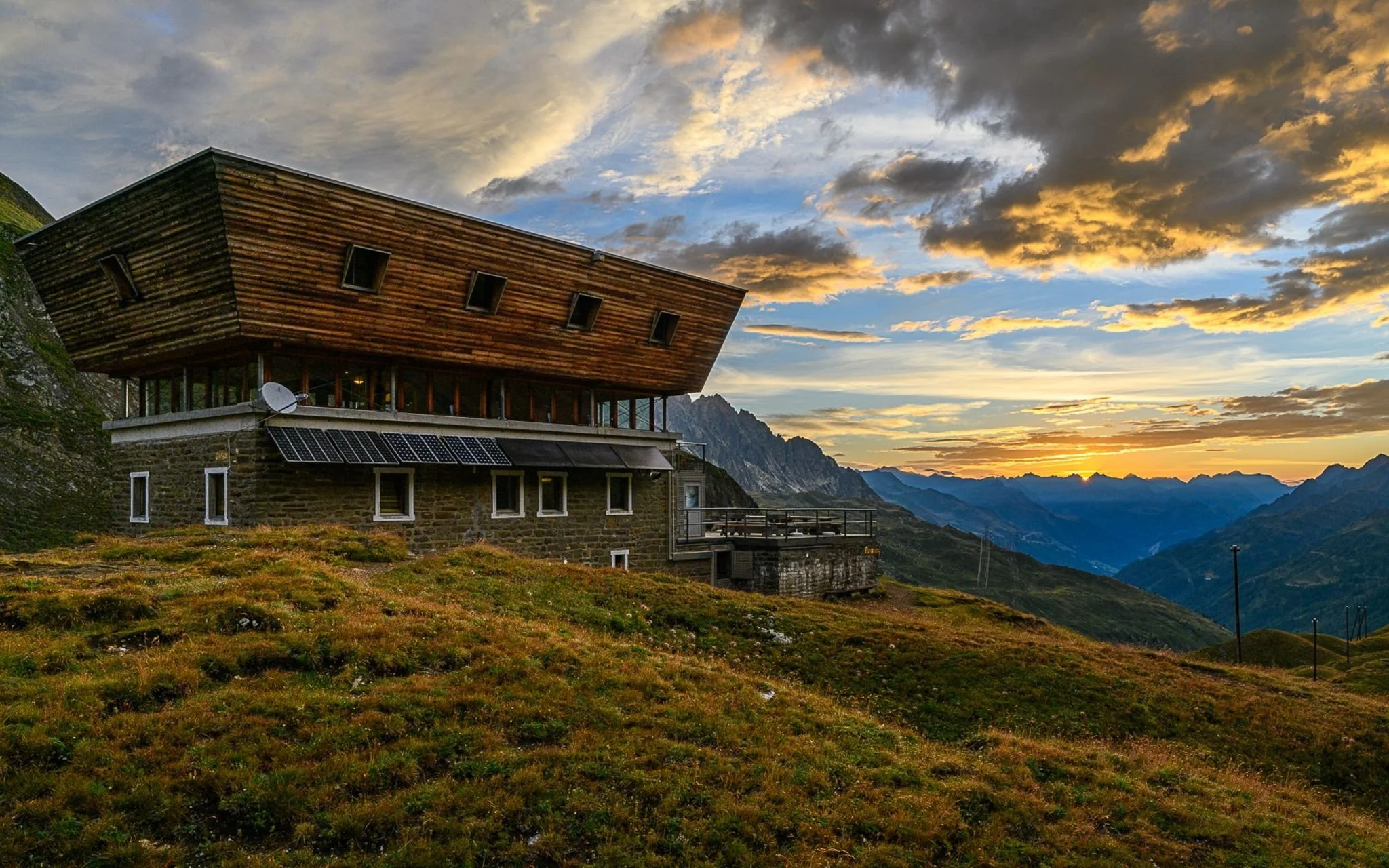 Capanna Corno Gries CAS – Alpine Hut &amp; Alpine Pass Hub Guide