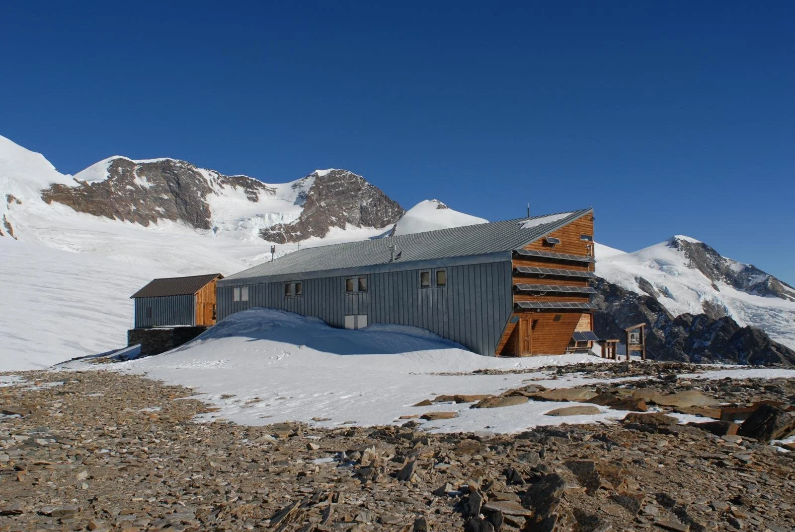 Capanna Quintino Sella CAI – High-Alpine Hut &amp; Monte Rosa Traverse Base