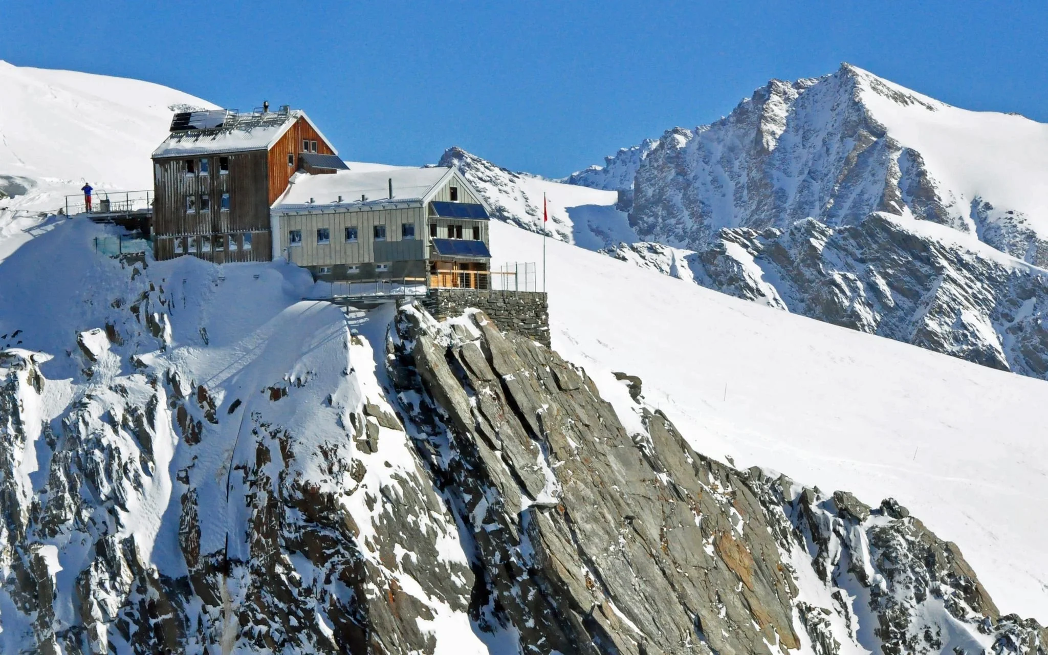 Hollandiahütte SAC – High-Alpine Hut &amp; Classic Traverse Base