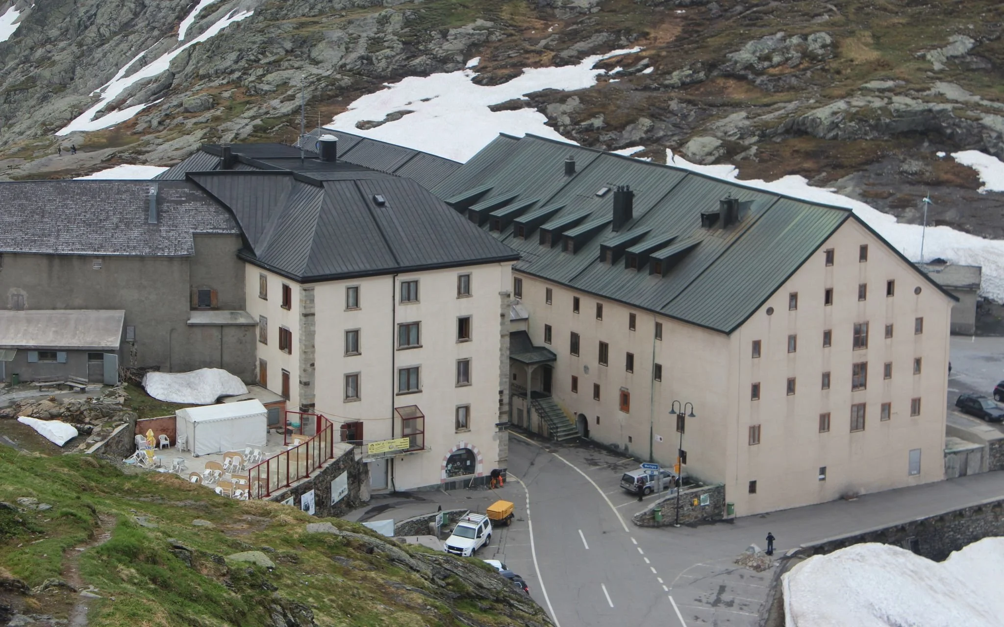 Hospice du Grand-Saint-Bernard – Historic Alpine Hospice &amp; Legendary Mountain Crossing