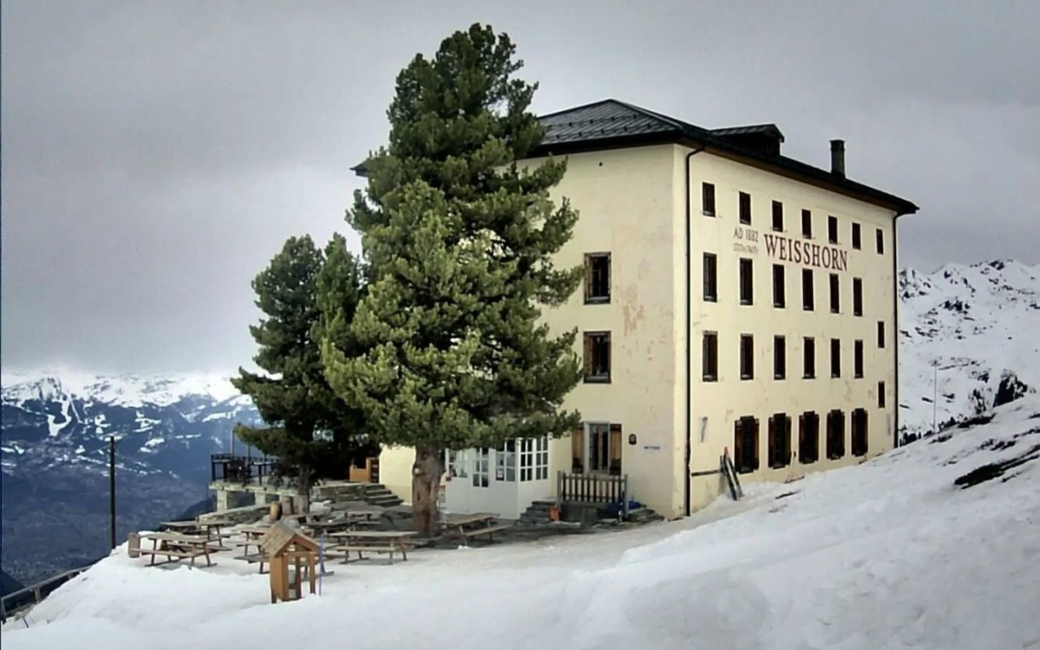 Hôtel Weisshorn – Historic Mountain Hotel &amp; Panoramic Alpine Base