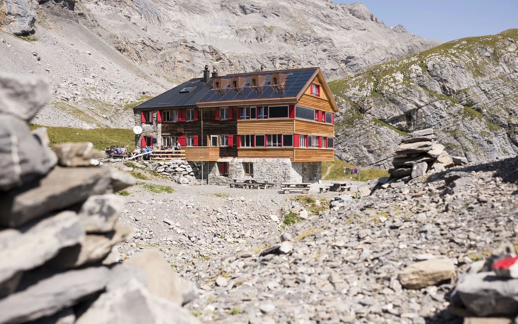 Lämmerenhütte SAC – High-Alpine Hut &amp; Gemmi Pass Stage