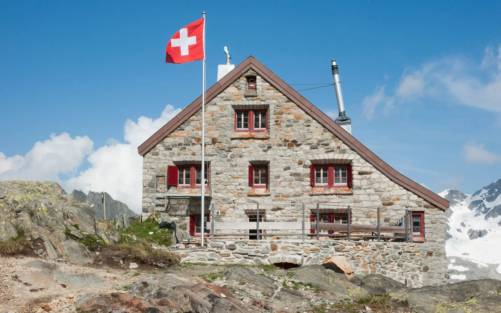 Rotondohütte SAC – High-Alpine Hut &amp; Gotthard Traverse Base