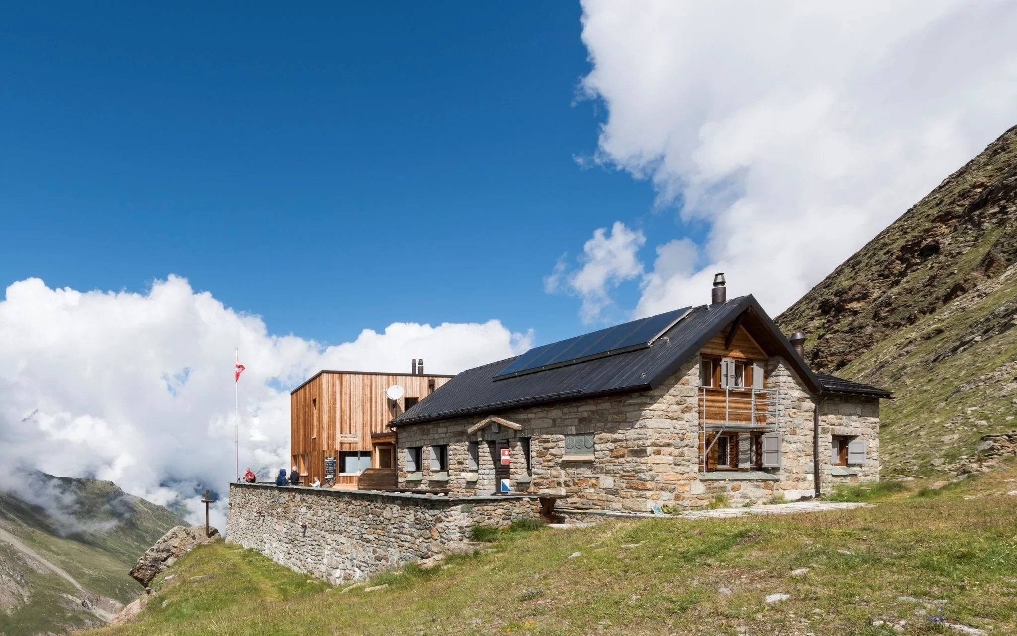 Täschhütte SAC – Alpine Hut &amp; Mischabel Massif Hiking Base