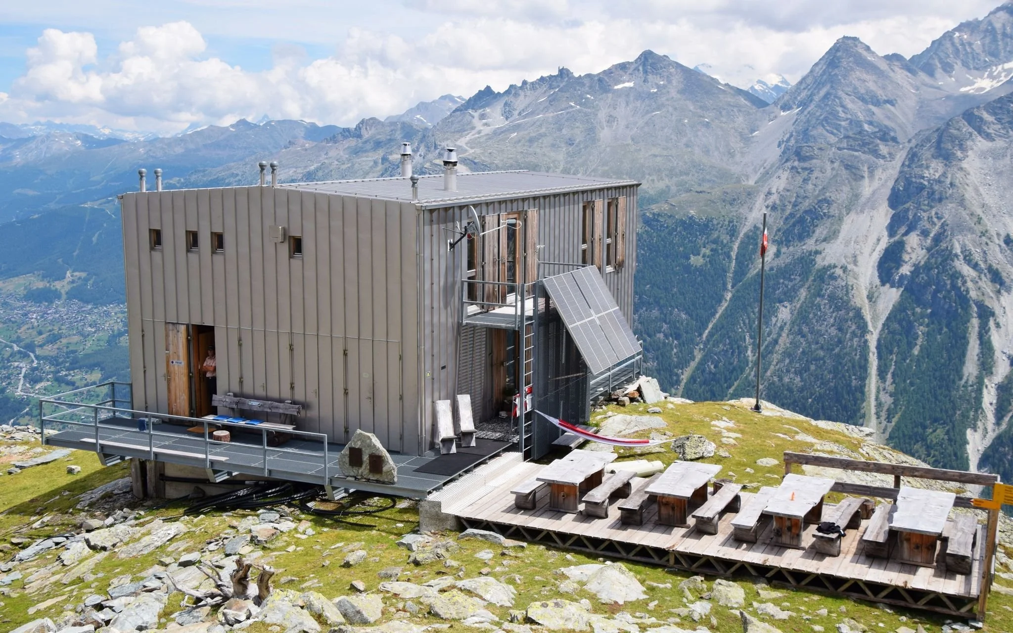 Topalihütte SAC – Alpine Hut &amp; Bietschhorn Approach Base
