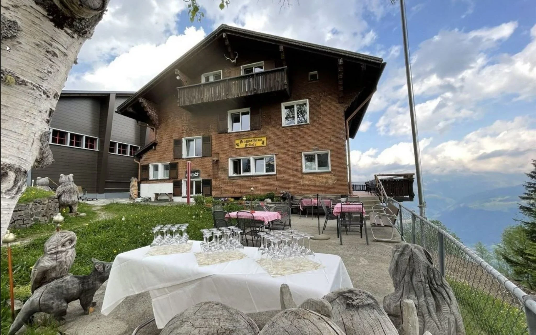Berggasthaus Brüsti – Mountain Inn &amp; Uri Alps Hiking Hub