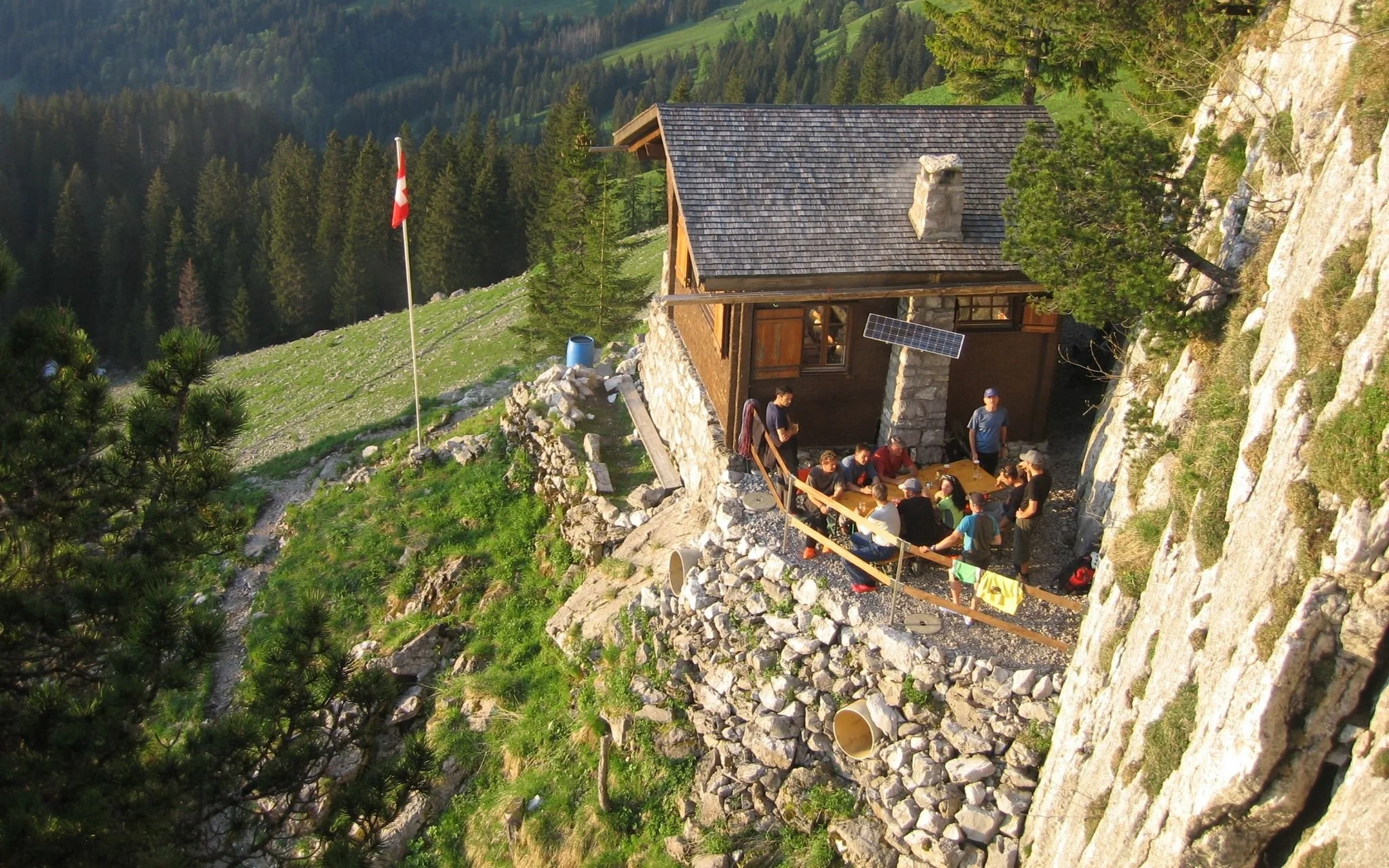 Bockmattlihütte – Traditional Alpine Hut &amp; Muotathal Hiking Base
