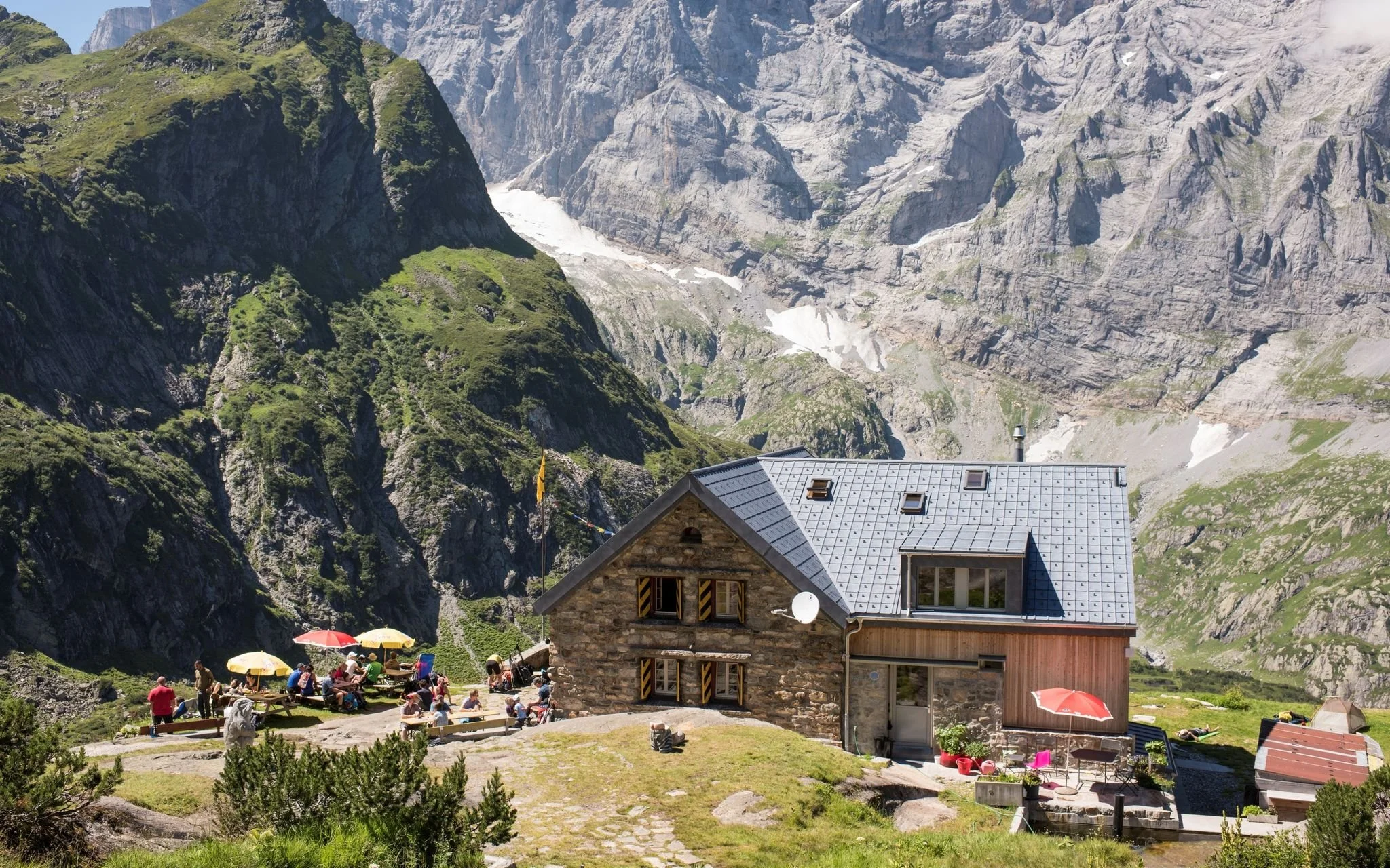 Kröntenhütte SAC – Alpine Hut &amp; Krönten Hiking Base