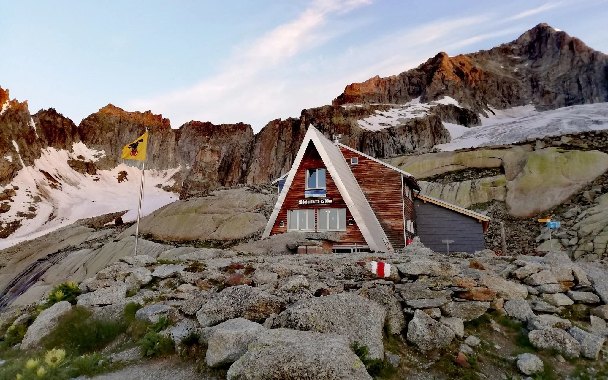 Sidelenhütte SAC – High-Alpine Hut &amp; Glacier Traverse Base