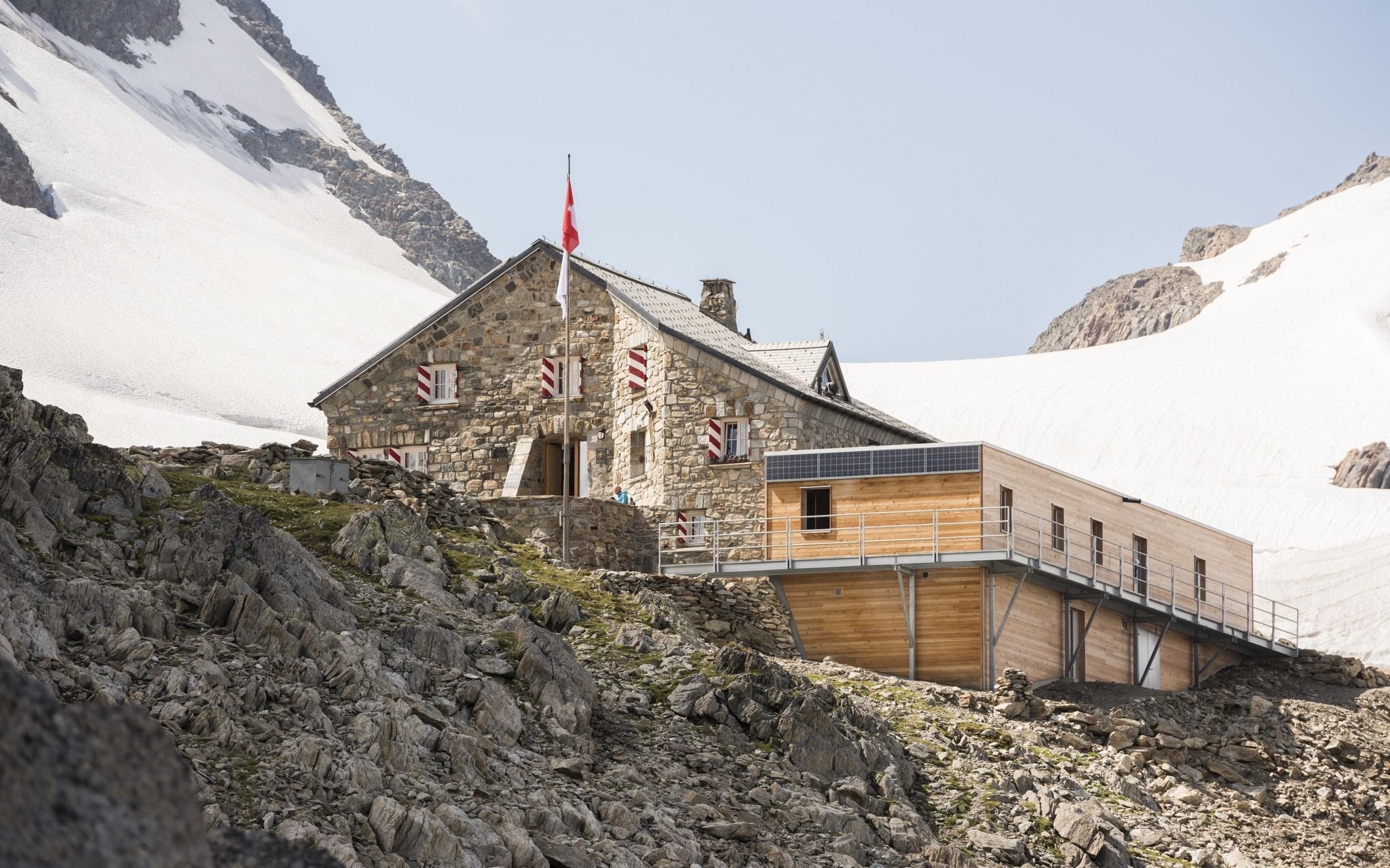 Tierberglihütte SAC – High-Alpine Hut &amp; Steingletscher Traverse Base