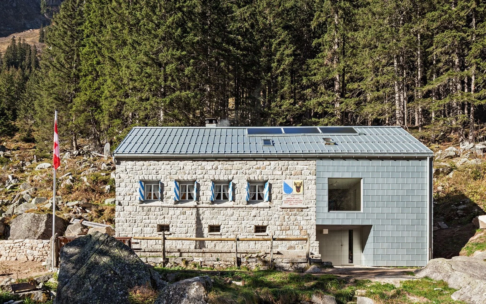 Treschhütte SAC – Alpine Hut &amp; Maderanertal Hiking Base