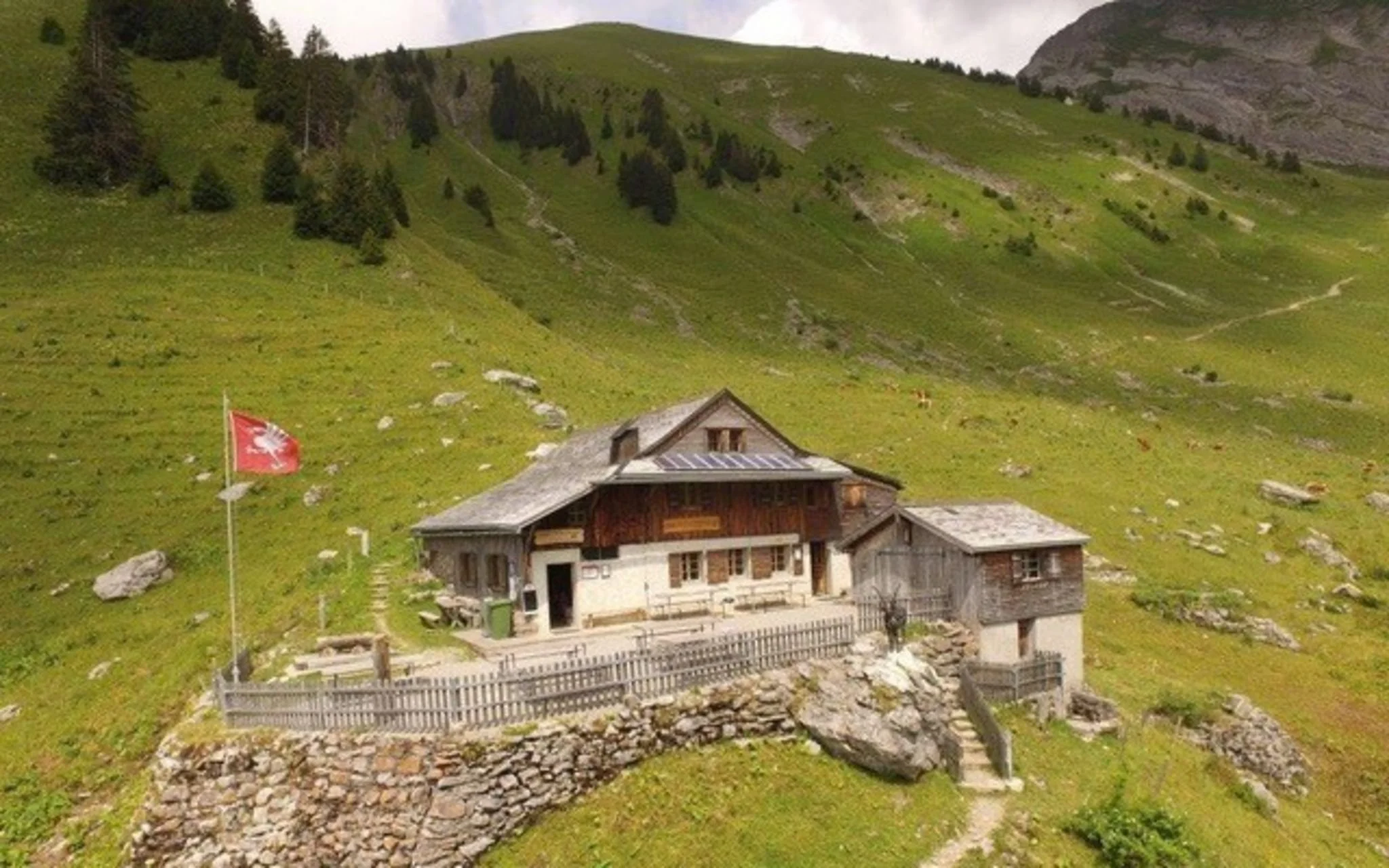 Cabane de Bounavaux – Traditional Alpine Hut &amp; Vaud Alps Hiking Base