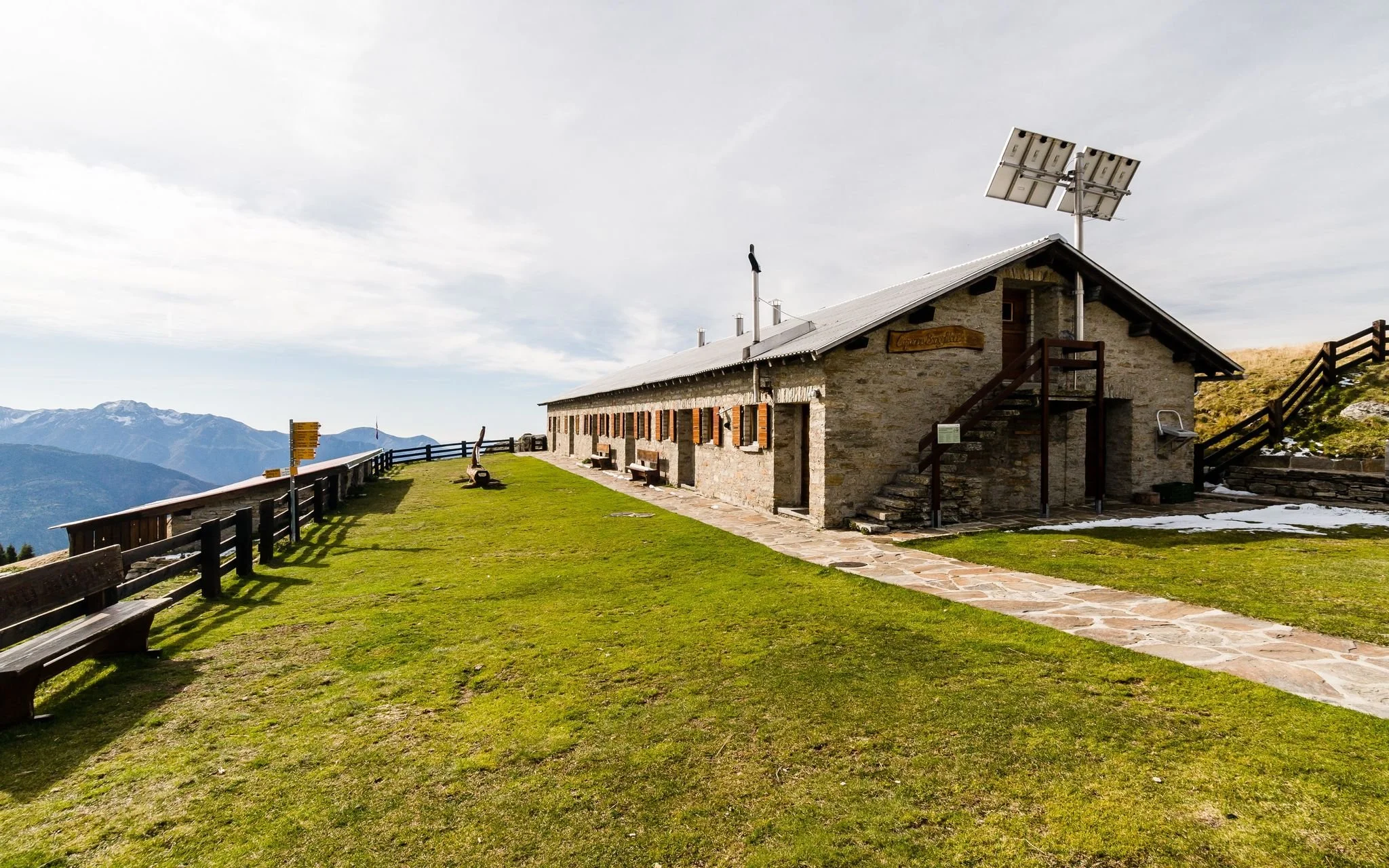 Capanna Brogoldone – Traditional Alpine Hut &amp; Upper Verzasca Hiking Base
