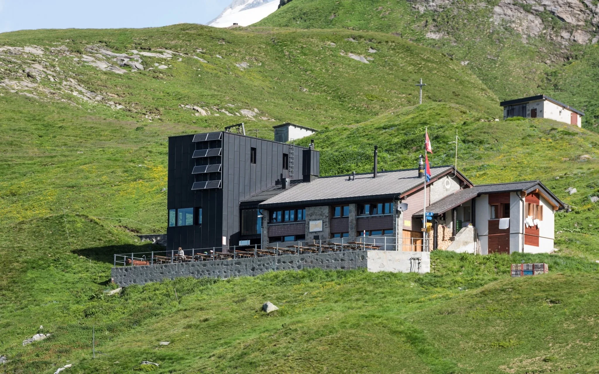 Capanna Motterascio CAS – Alpine Stage Hut on the Lukmanier Axis
