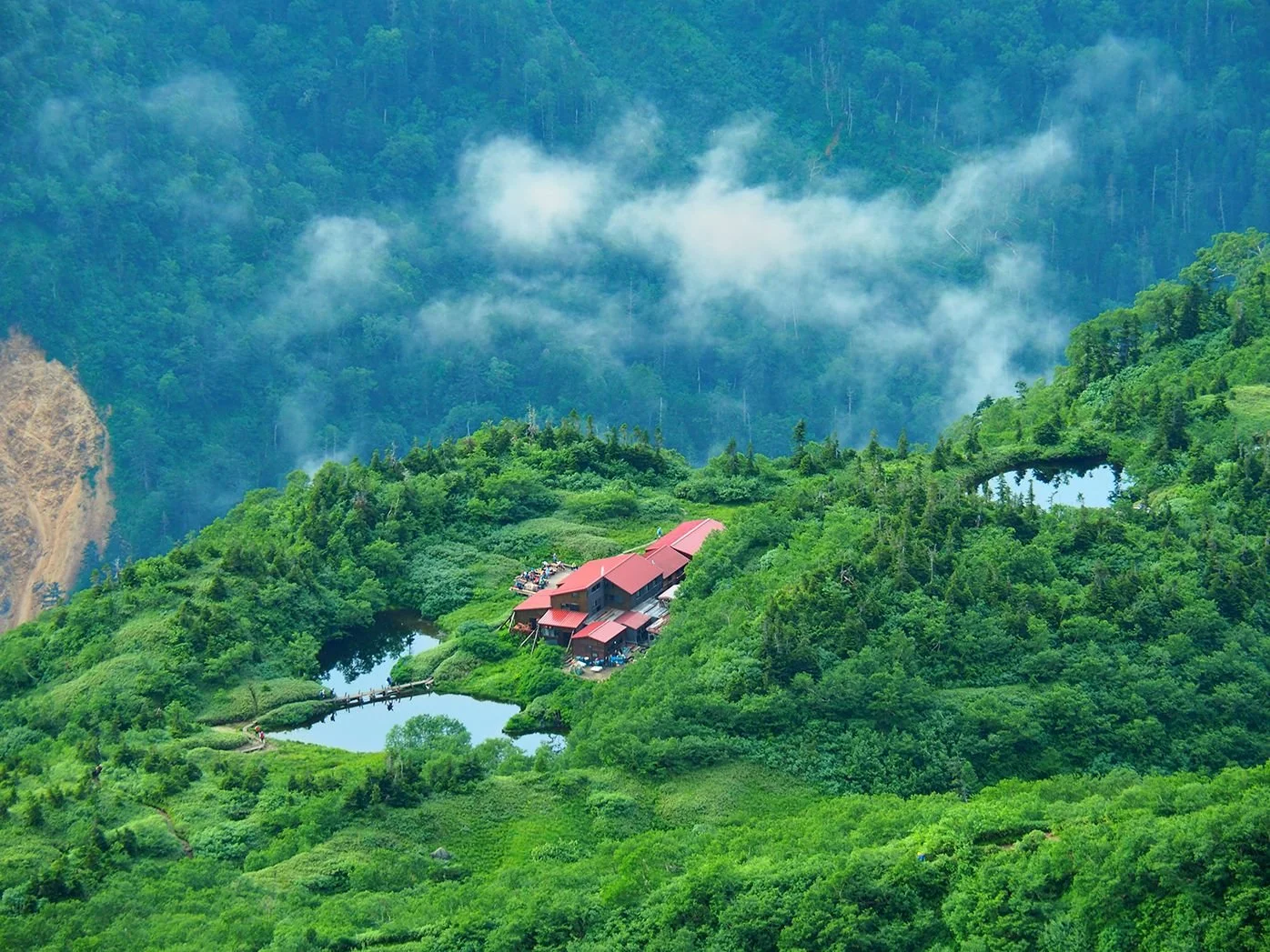 Kagami-daira-sanso (鏡平山荘) 