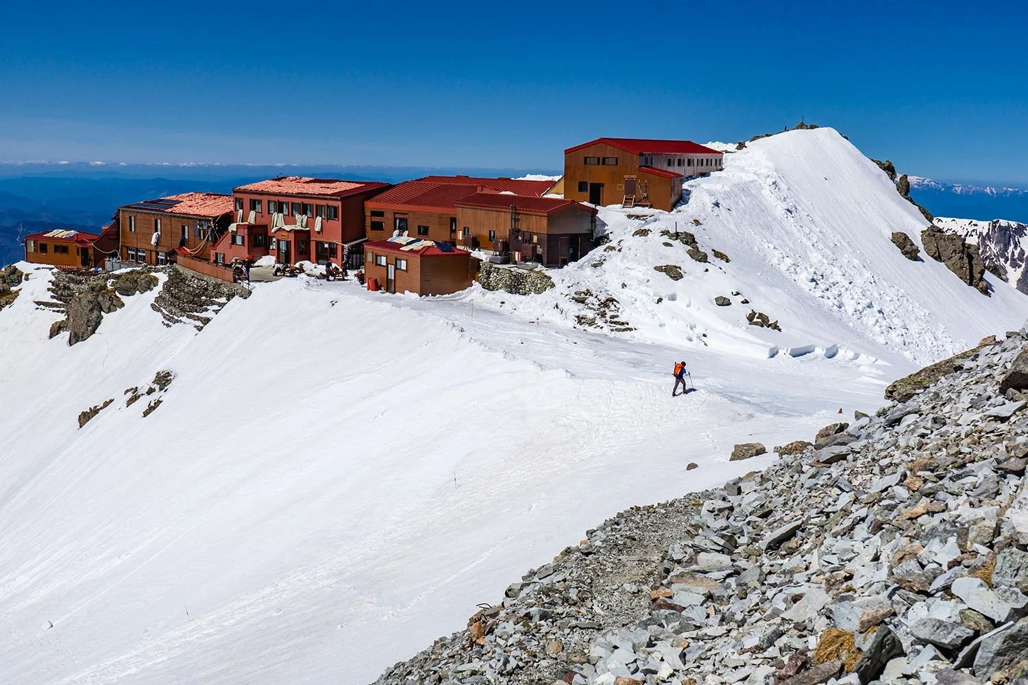 Yari-gatake-sanso (槍ヶ岳山荘)