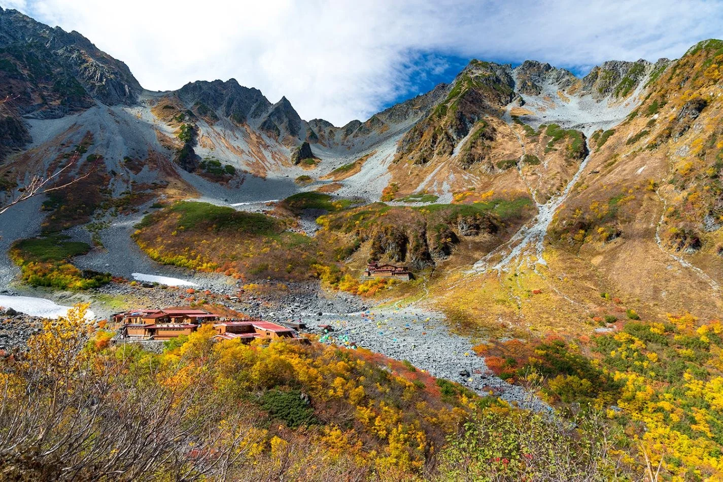 Karasawa Hütte (涸沢ヒュッテ)