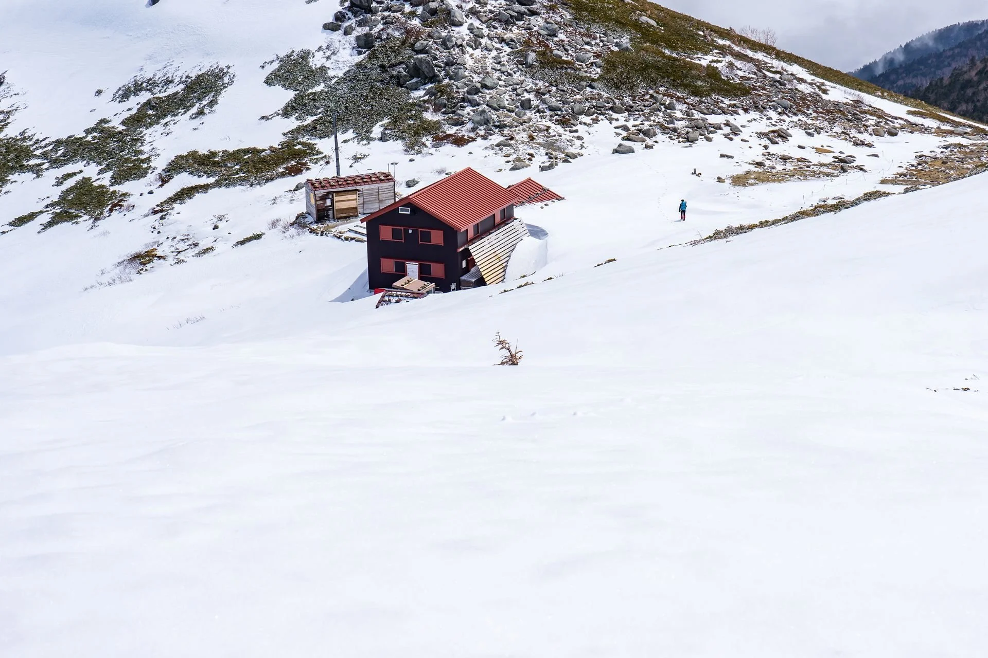 Nishikoma-sanso (西駒山荘)