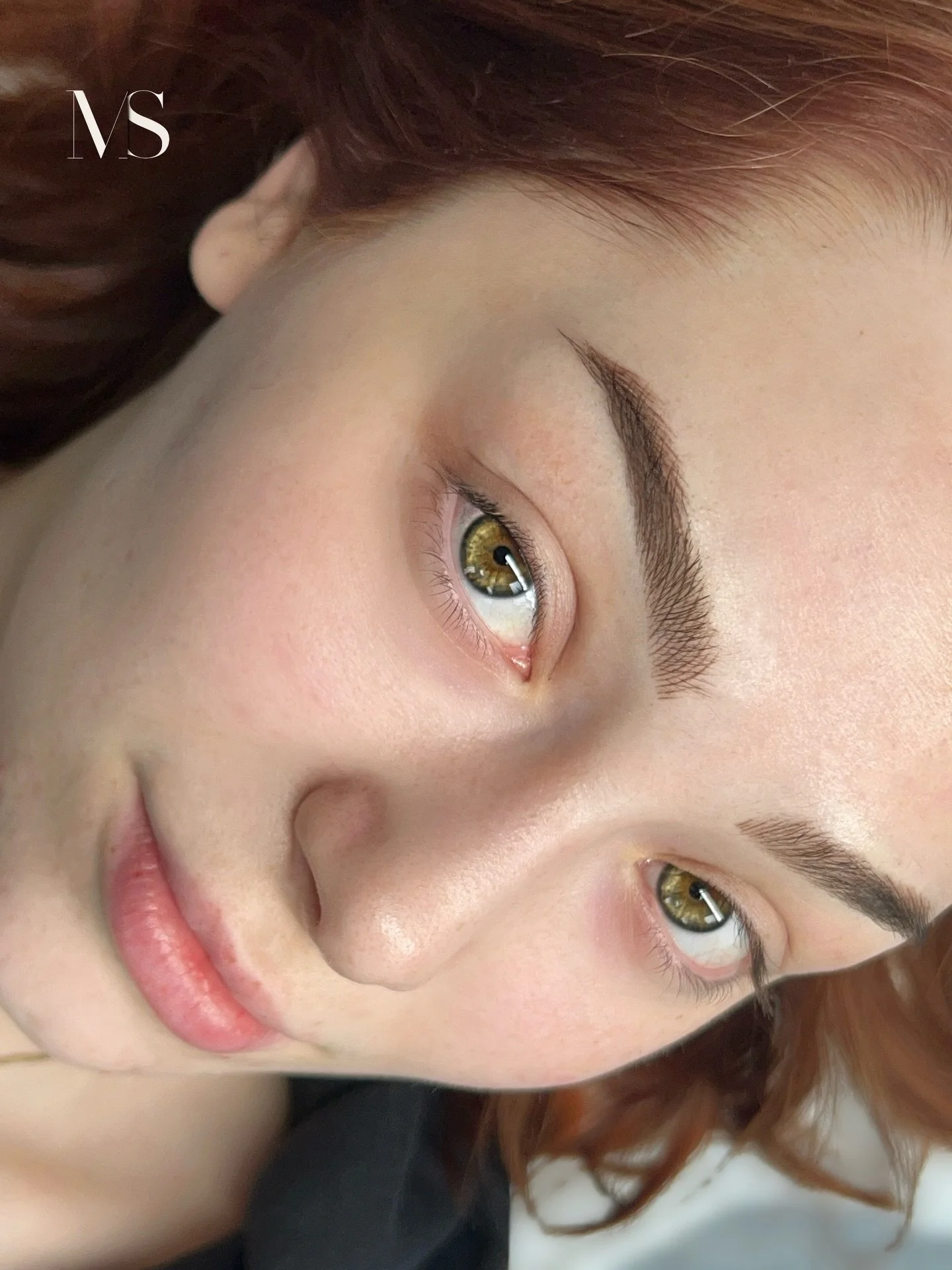 ✨ Hairstroke Brows - The Most Natural Brow Transformation ✨
If you love a soft, fluffy, and ultra-natural brow look, Hairstroke Brows are the perfect choice. This technique mimics the look of real hair using ultra-fine, precise strokes to create a se
