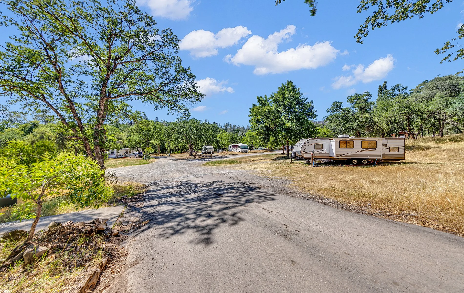 14216 Bear Mountain Rd - Redding 008.jpg