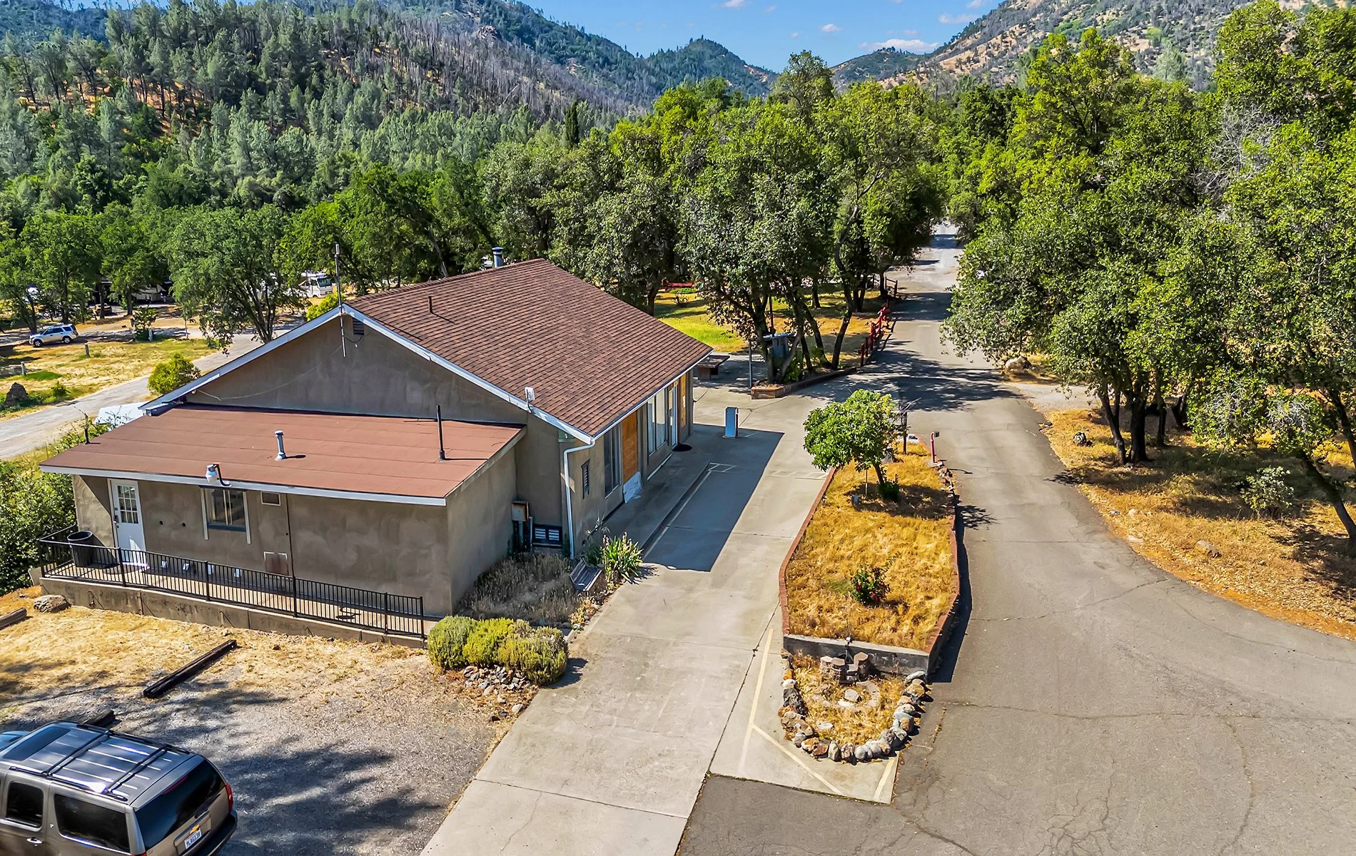 14216 Bear Mountain Rd - Redding 040.jpg