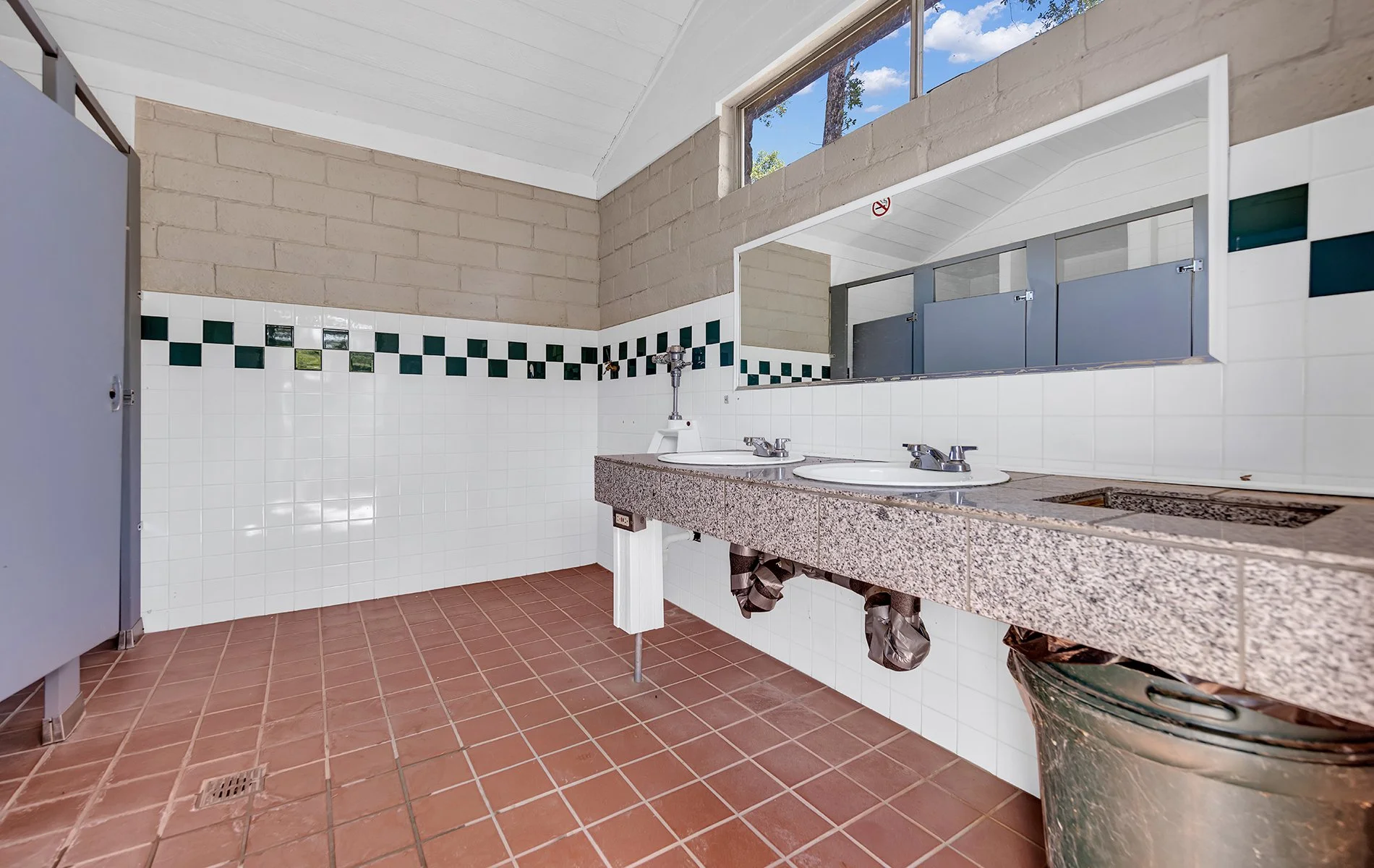 14216 Bear Mountain Rd - Redding 011.jpg