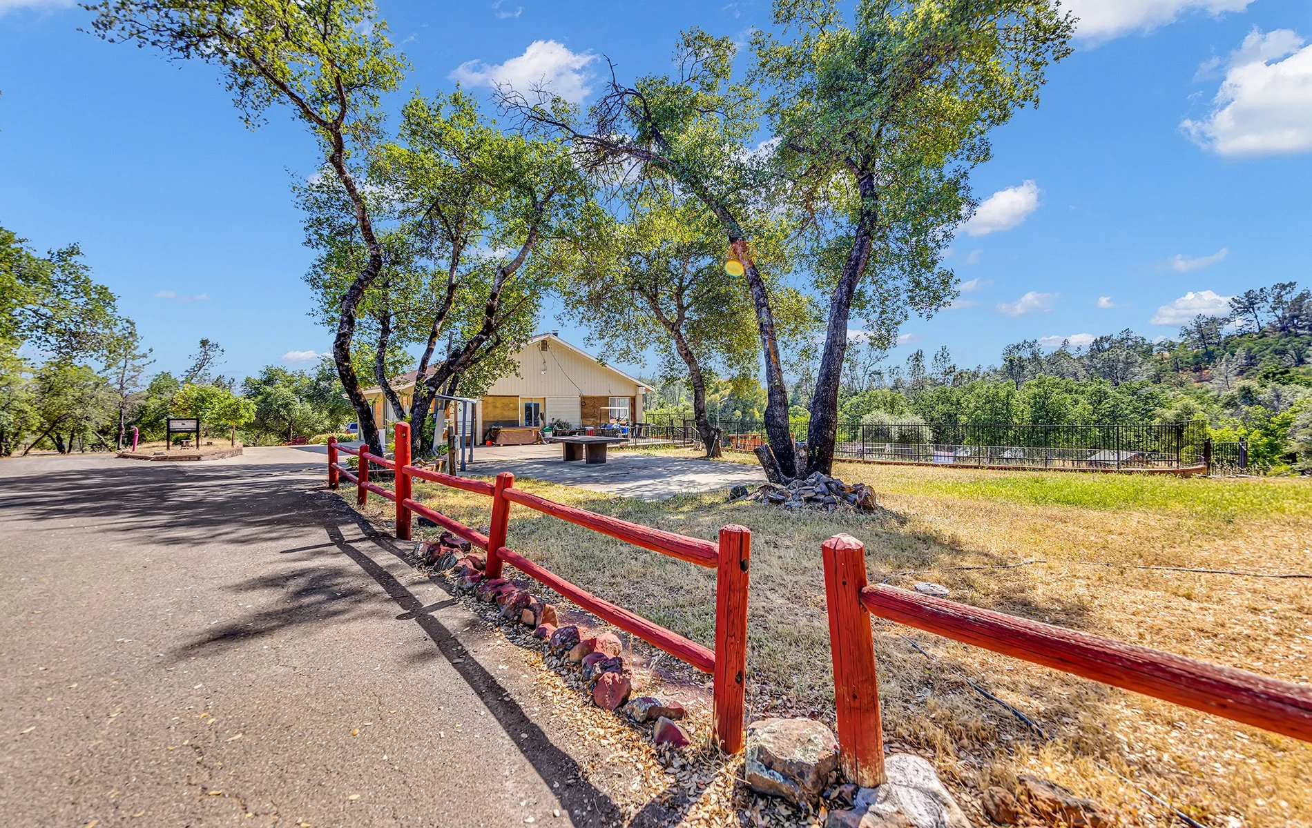 14216 Bear Mountain Rd - Redding 038.jpg