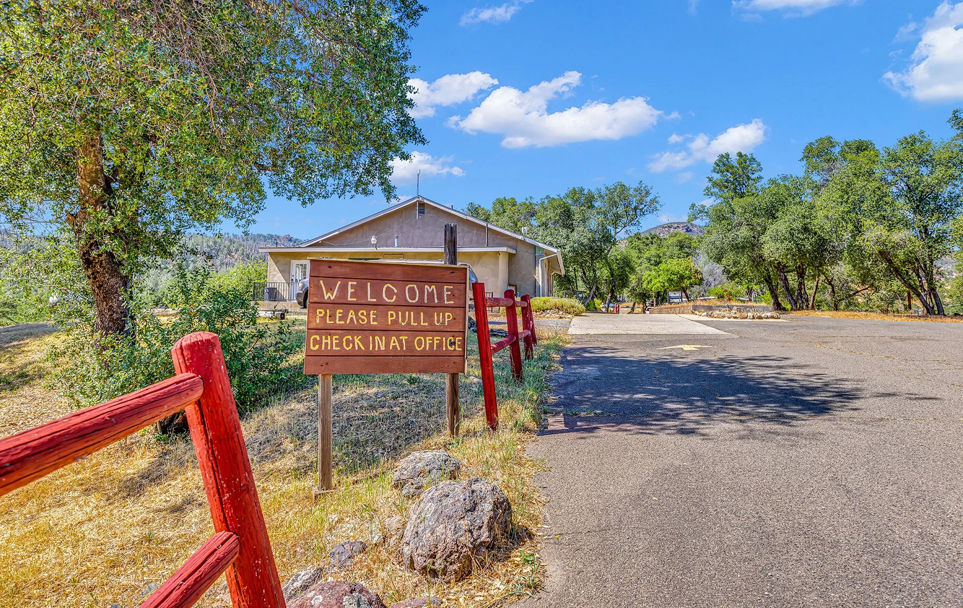 14216 Bear Mountain Rd - Redding 001.jpg