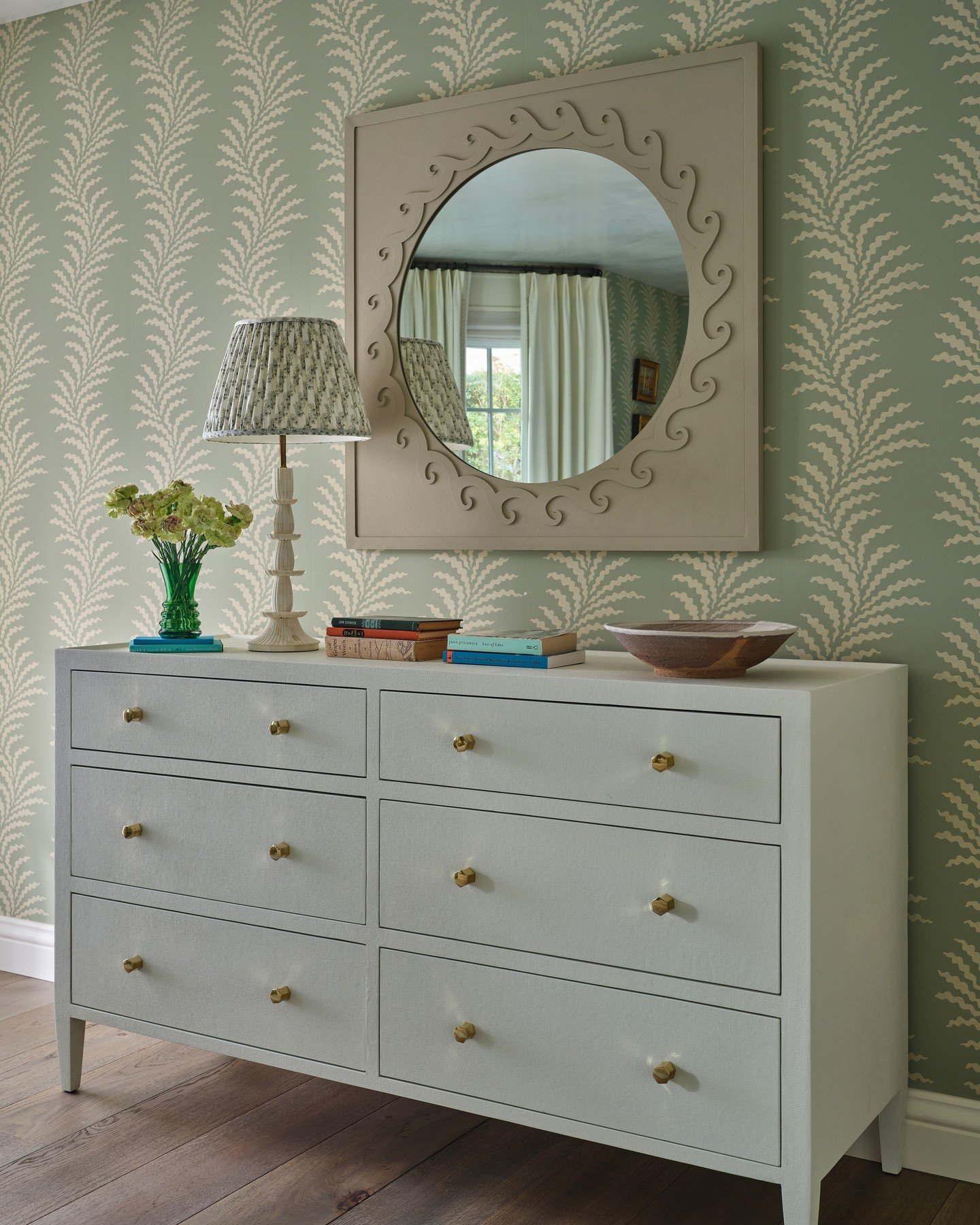 Carmel-by-the-sea moments. ⁠
⁠
Wallpaper by @soanebritain⁠
Custom mirror by @anyonatelier⁠
Dresser by @madegoods⁠
⁠
Styled by @lucybamman ⁠
Photographed by @michaelcliffordphotography ⁠
⁠
#mareaclarkinteriors