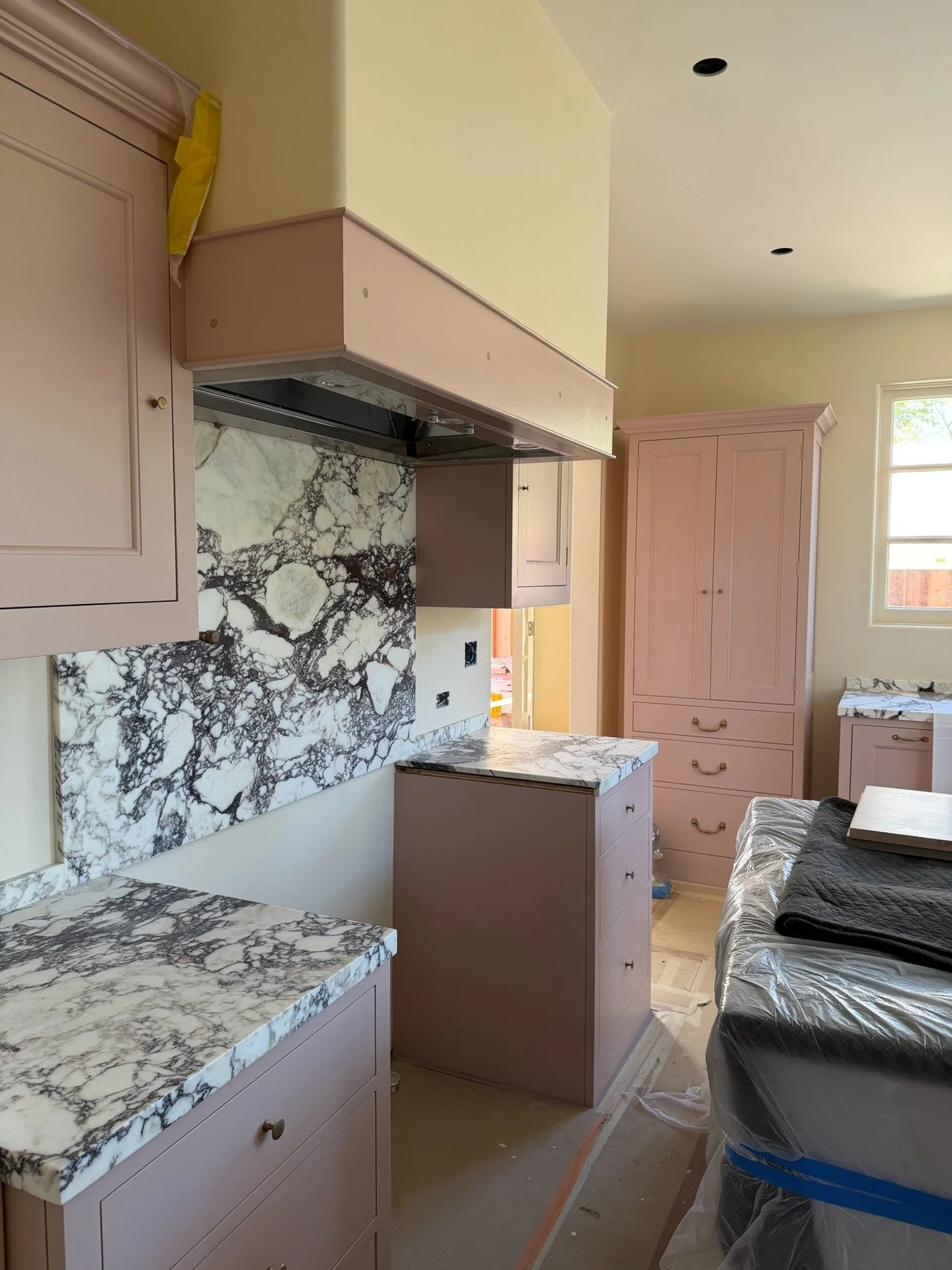 Pink, marble, Lacanche. Coming together. 👀