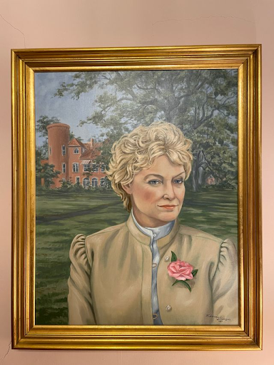 Carol Parsons Portrait.png
