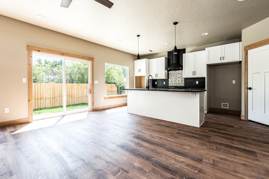Kitchen 1.jpg
