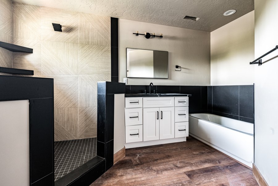 Master bath 4.jpg