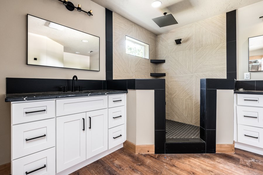 Master bath 2.jpg